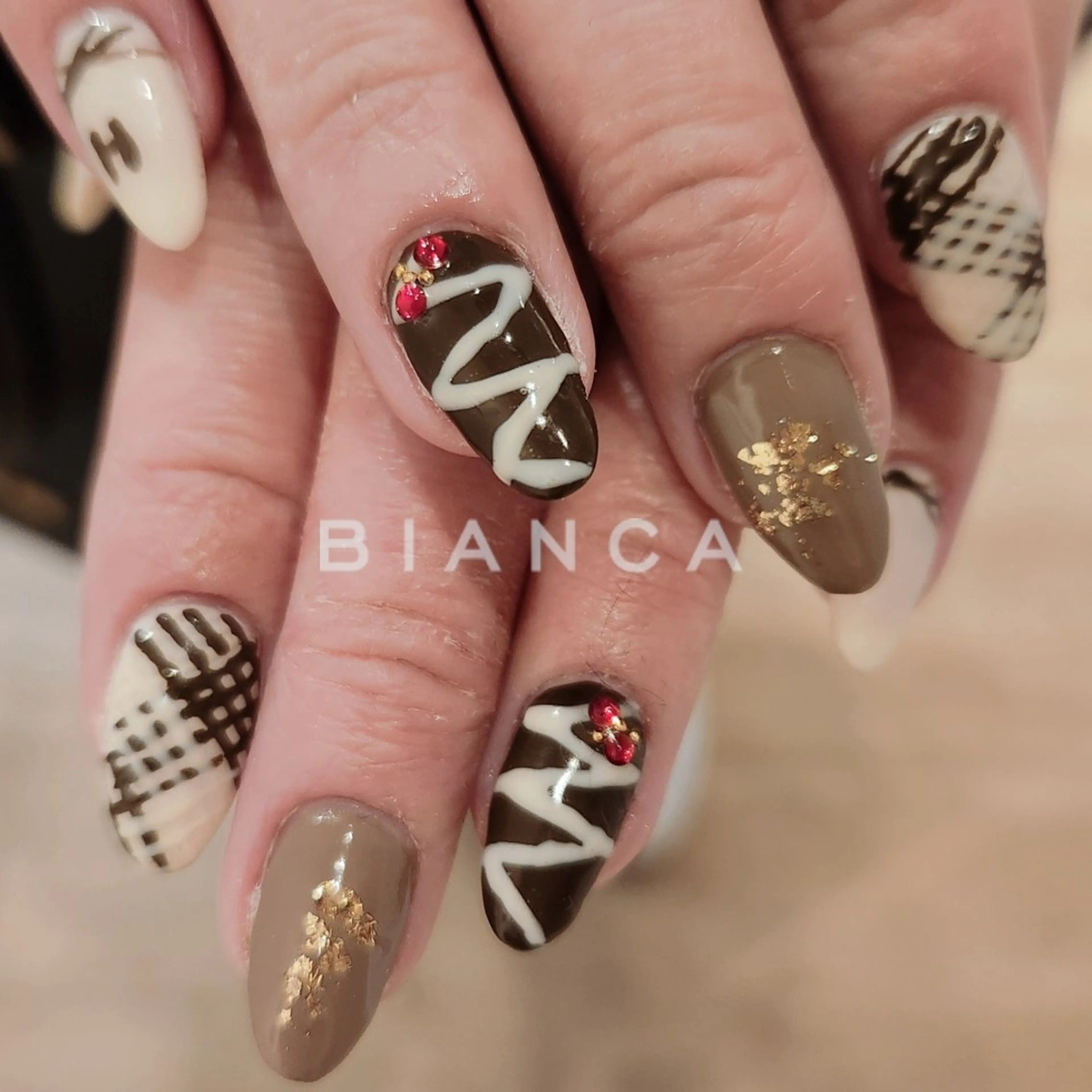 ネイル バレンタイン 冬ネイル ハンドネイル Bianca名駅店 あゆのネイルデザイン