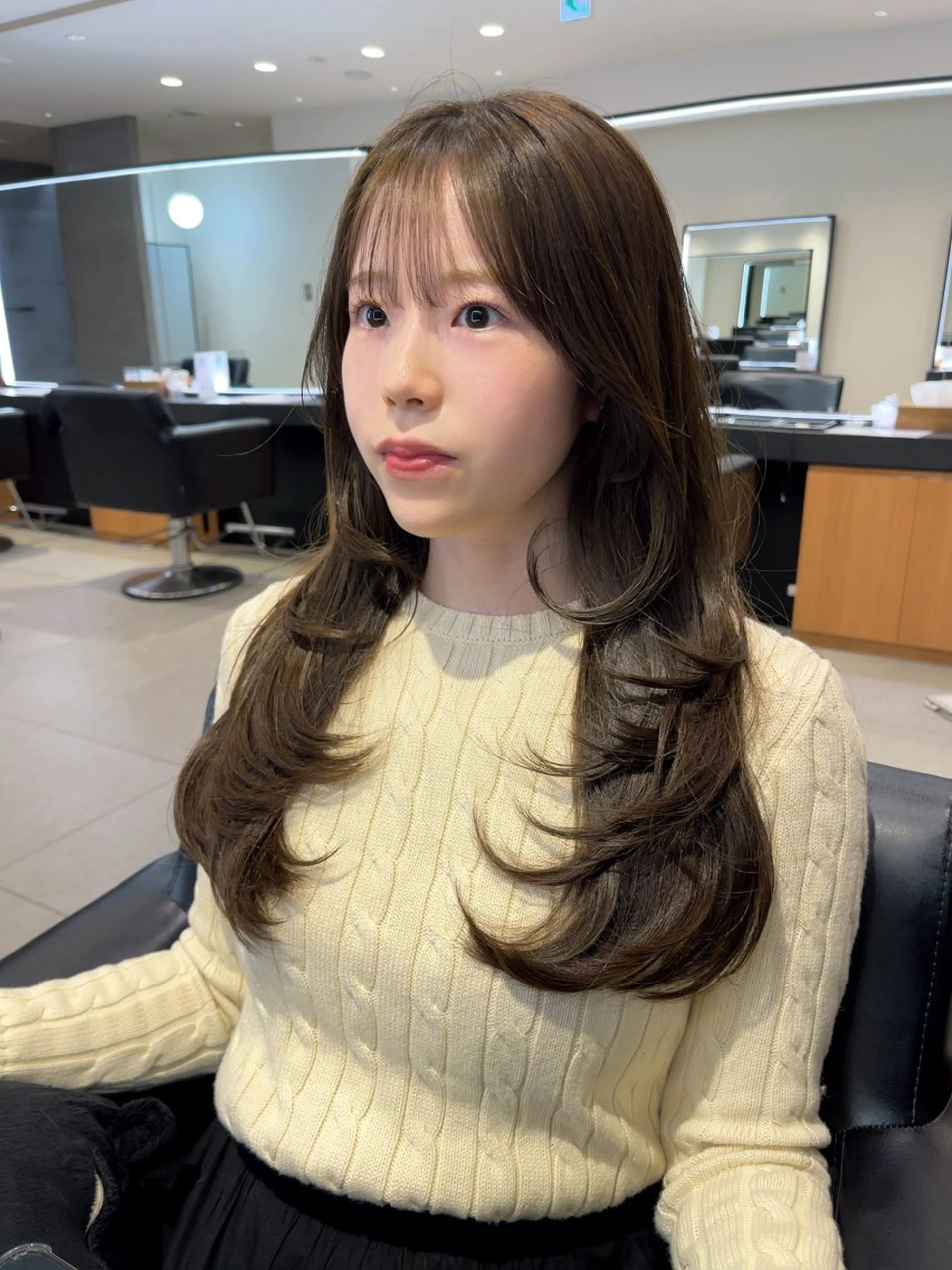 ロング 顔まわりレイヤー 顔周りカット レイヤーカット カット AYU (ému) 伏見/髪質改善のヘアスタイル