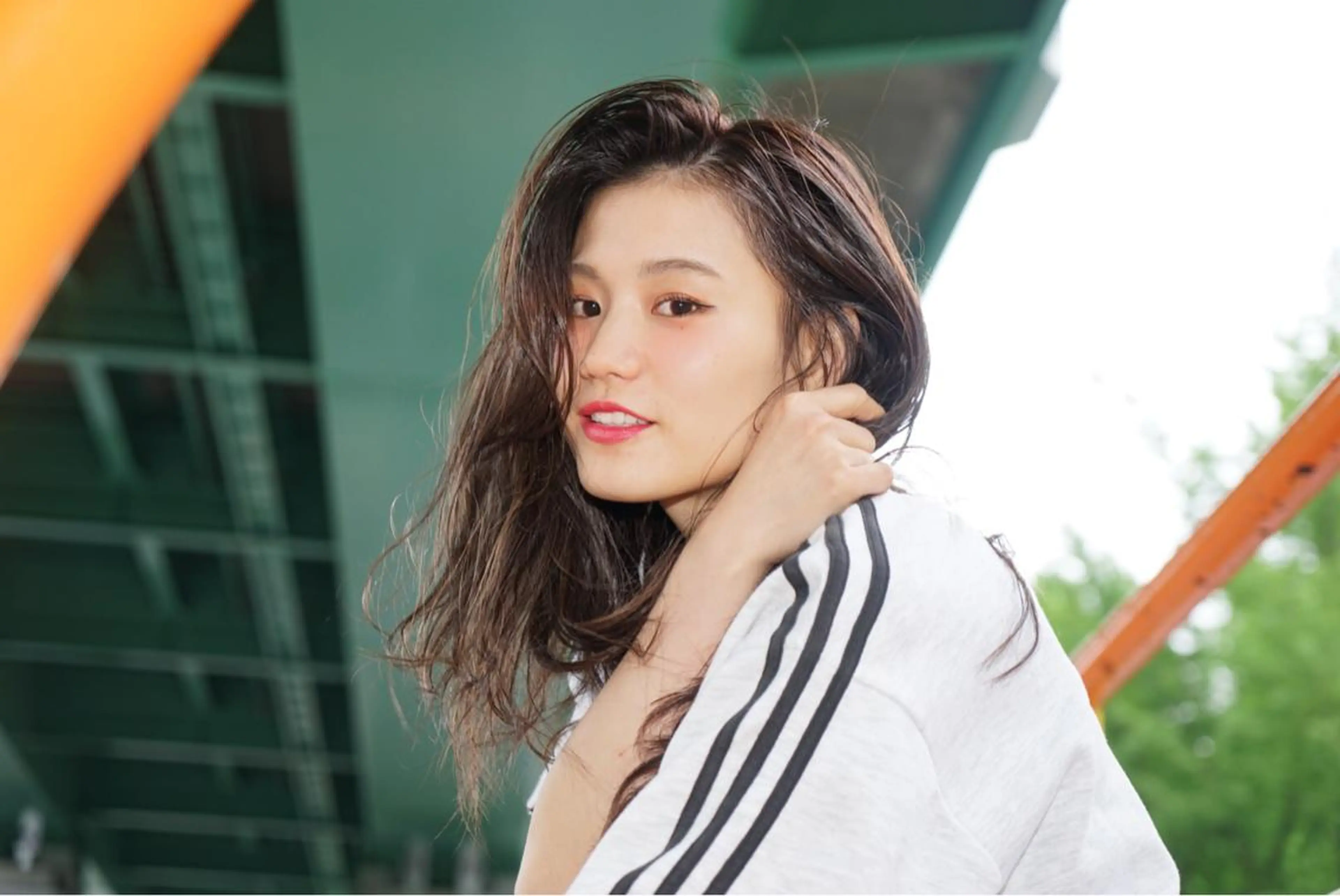 ロング カラー 加藤 あやみのヘアスタイル