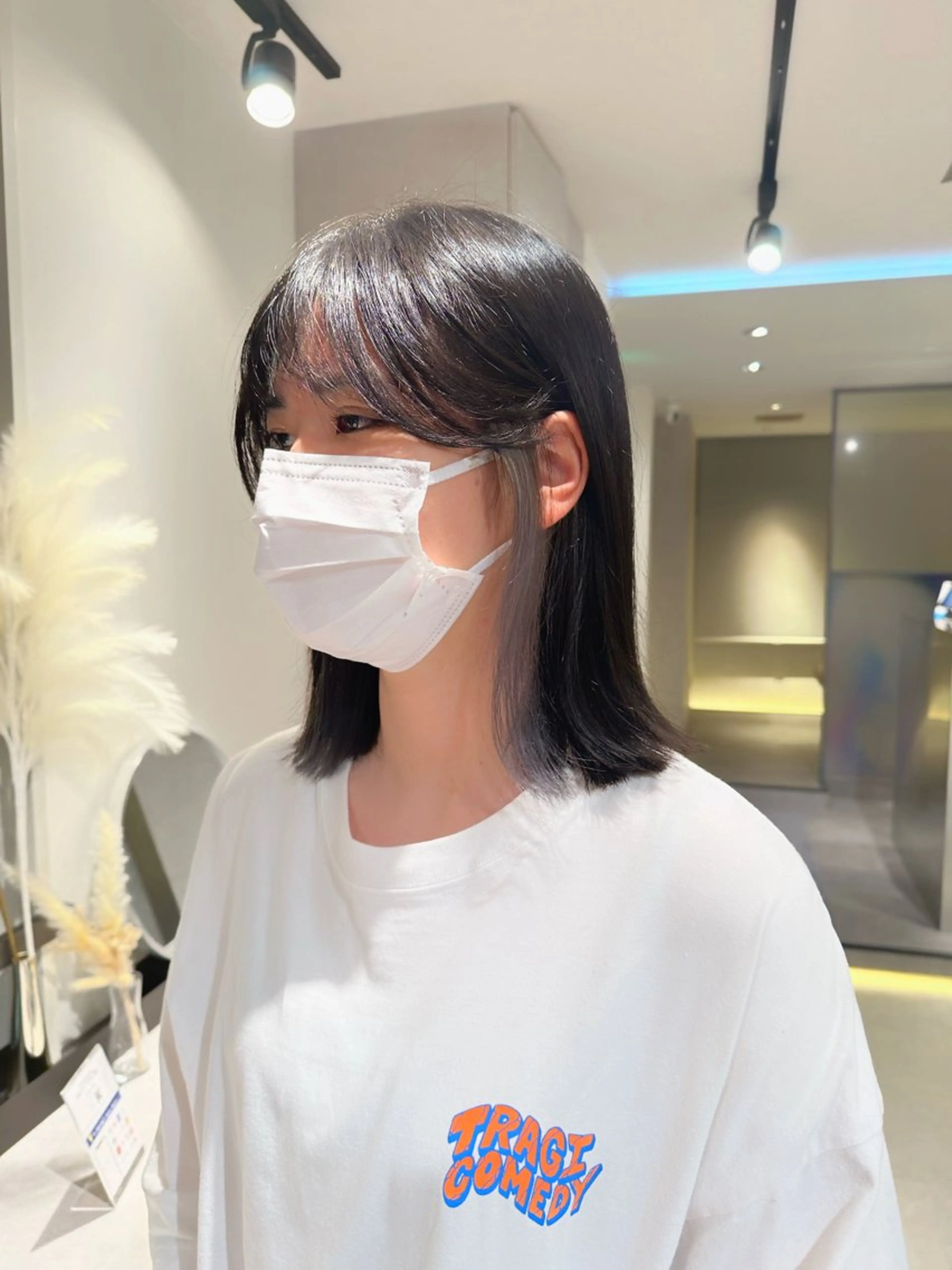 セミロング カラー ブリーチ イヤリングカラー GO TODAY SHARE SALON 原宿本店所属・ブリーチ/ハイトーン 艶カラー/ユリナのヘアスタイル