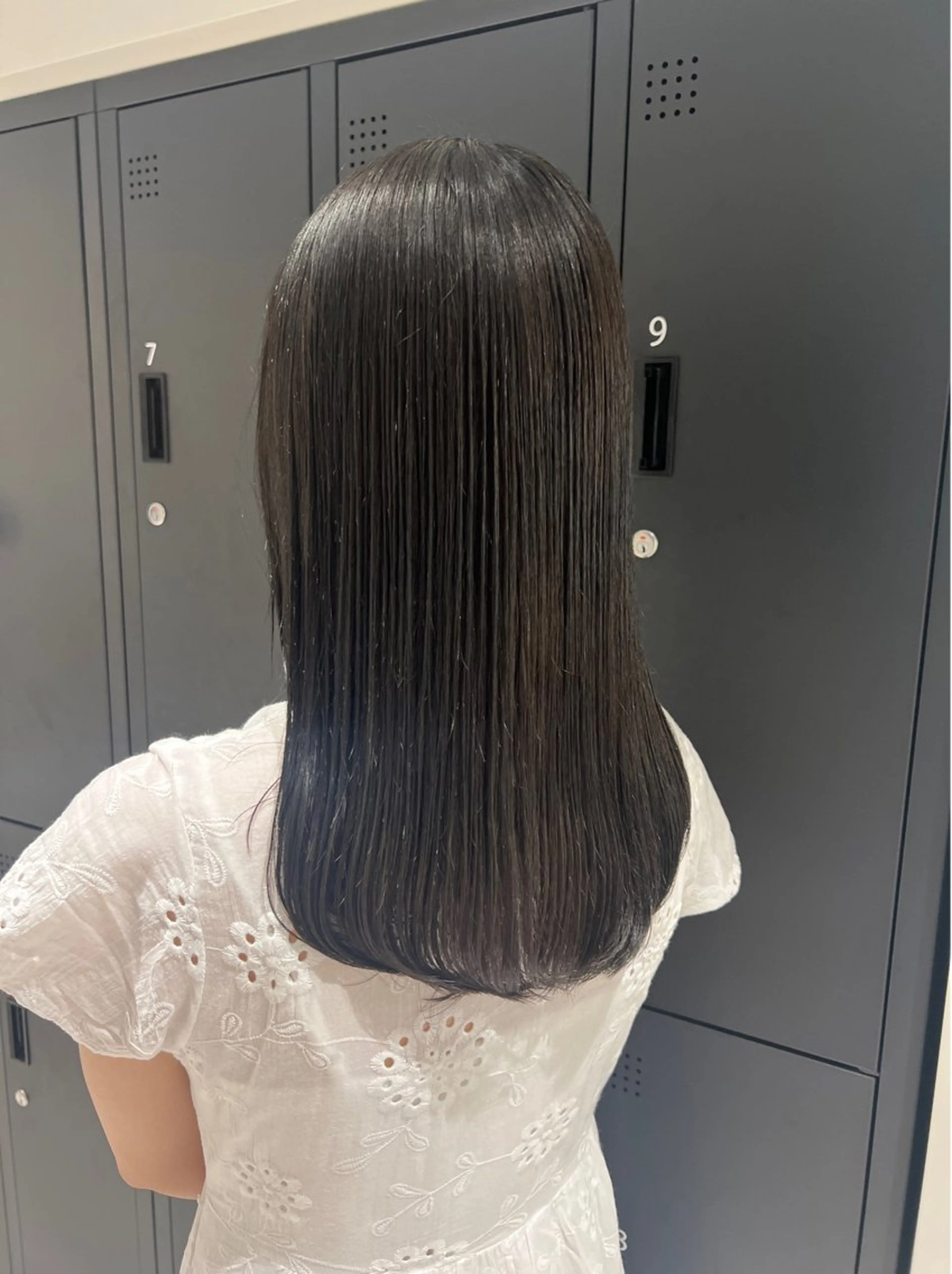 セミロング カラー ブルーカラー ダークグレー ダークグレージュ グレージュ 暗髪カラー🫐パーマ おくだりんかのヘアスタイル