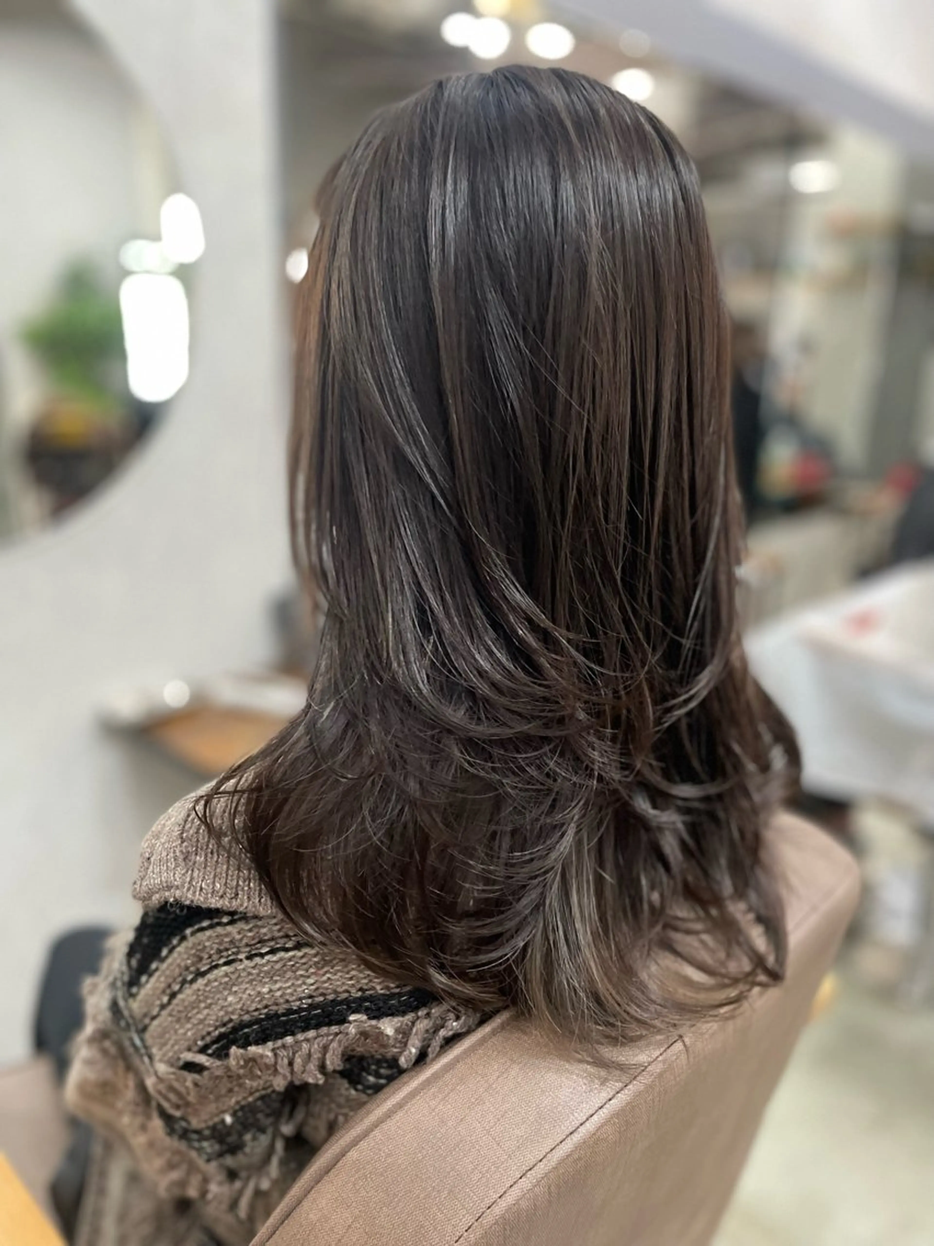 セミロング カラー レイヤーカット AIRI layer cut hairのヘアスタイル