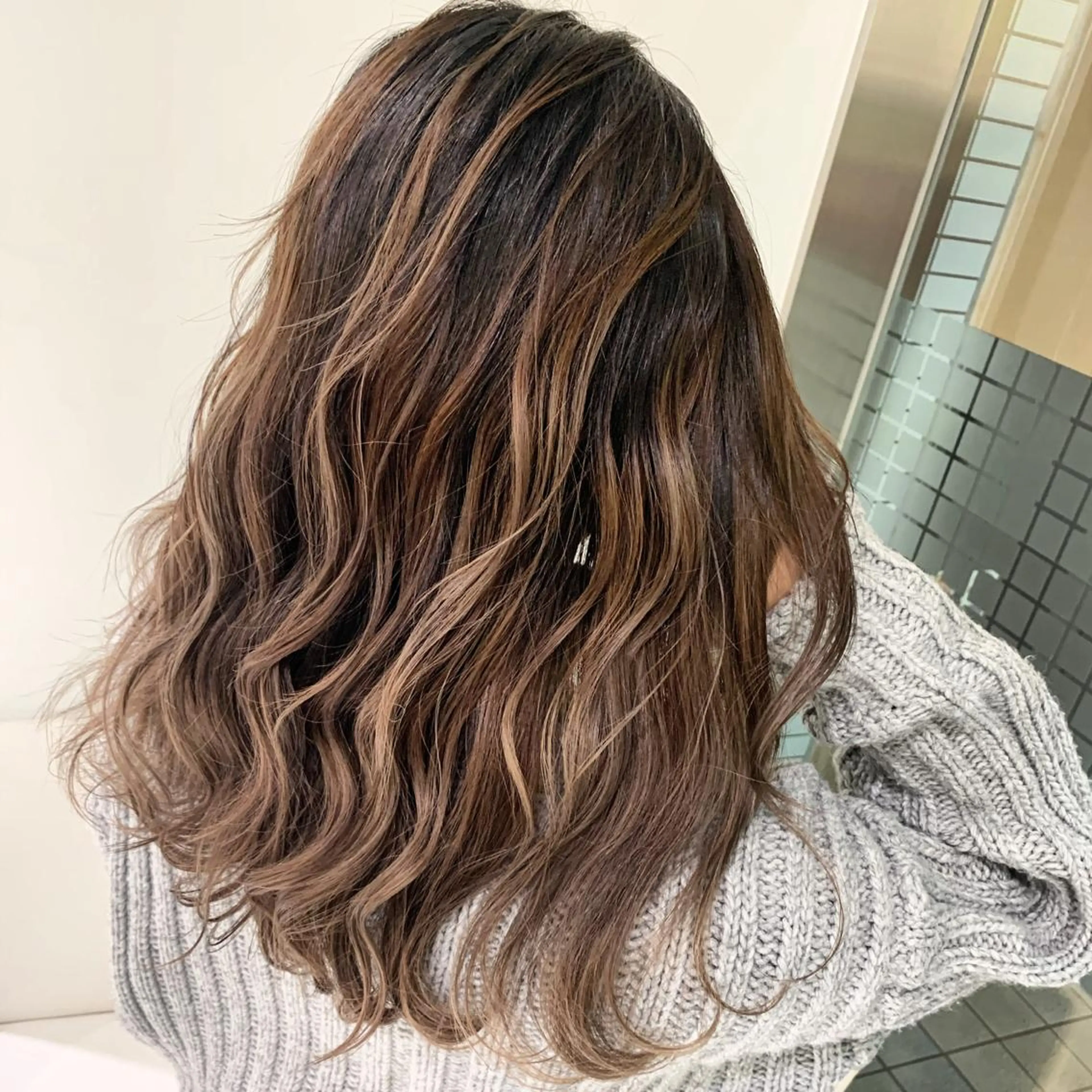 セミロング カラー バレイヤージュ レイヤーカット カット ヘアカラー トリートメント N° jillva ♦️川端裕司♦️のヘアスタイル