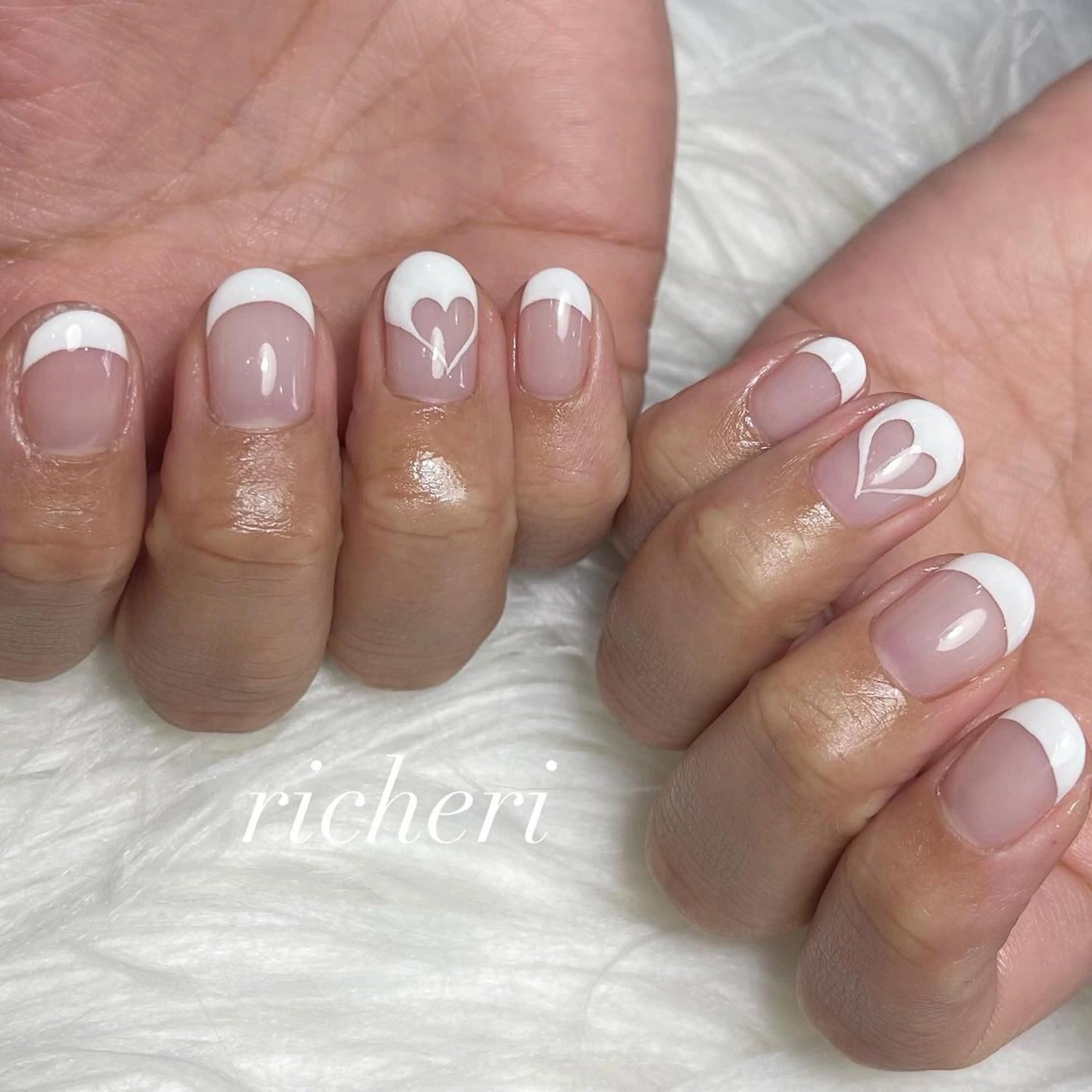 ミディアム ネイル 韓国風ヘア アートネイル フレンチネイル ジェルネイル ガラスフレンチ richeri beautyのエステ・リラクイメージ