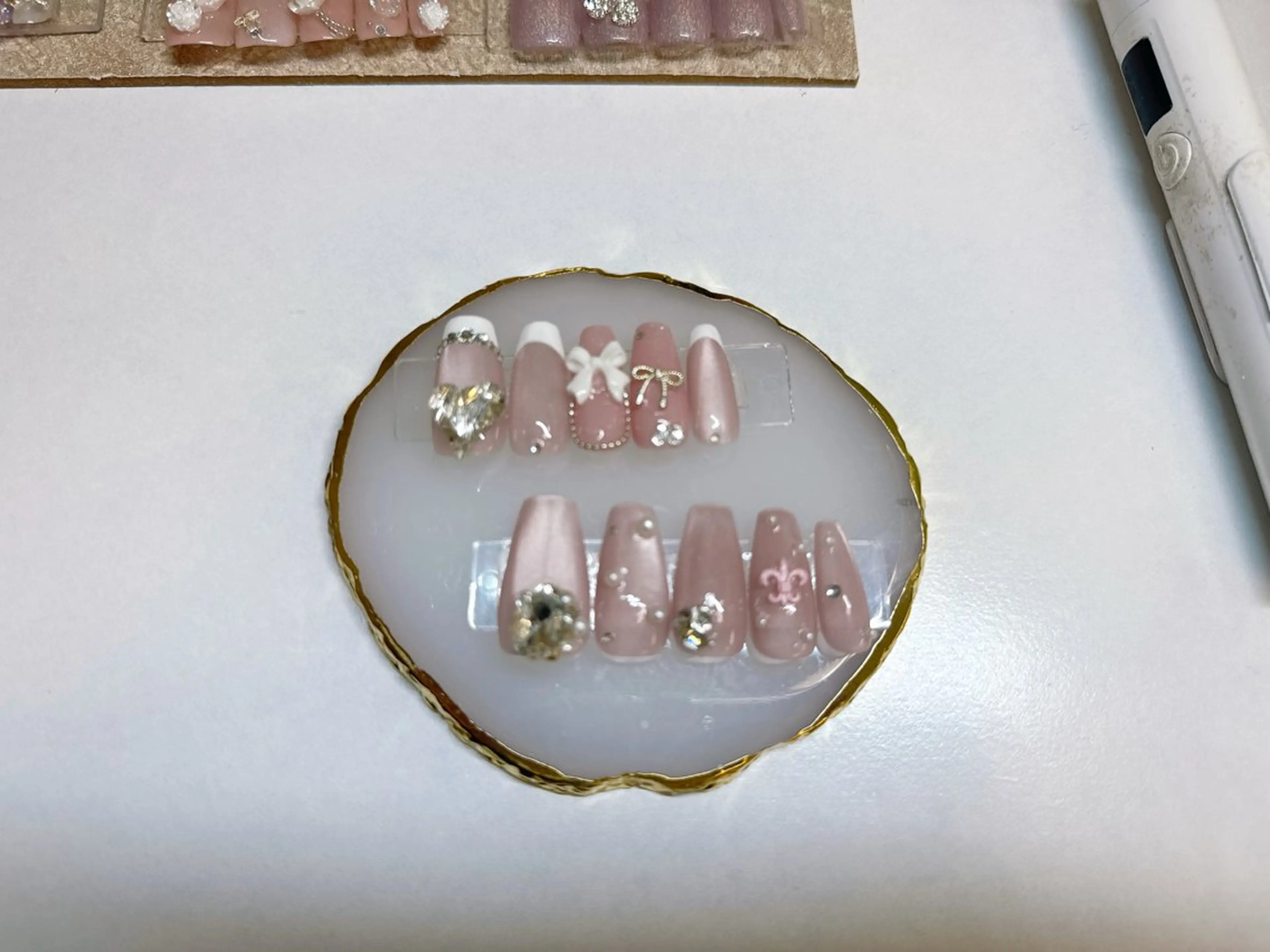 ネイル フットネイル フレンチネイル ガラスフレンチ 韓国ネイル マグネットネイル クイーンズネイル銀座所属・Queeens nailのネイルデザイン