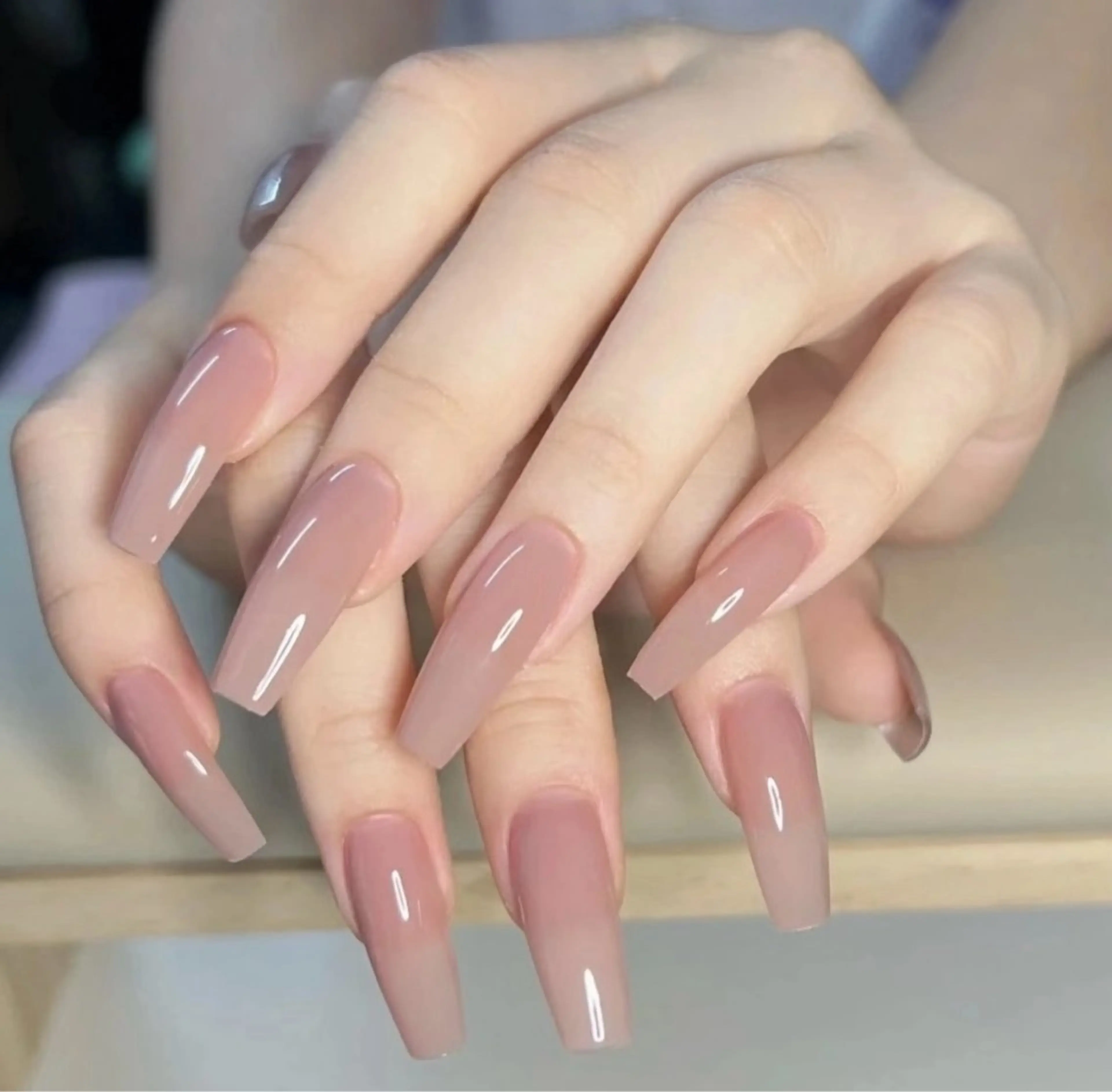 💅ハンド【オフ込み】🐥🥰💕人気🧸🐥🖤 チップ長さ出し➕ワンカラーネイル❤️🩷🧡💚🩷❤️の写真