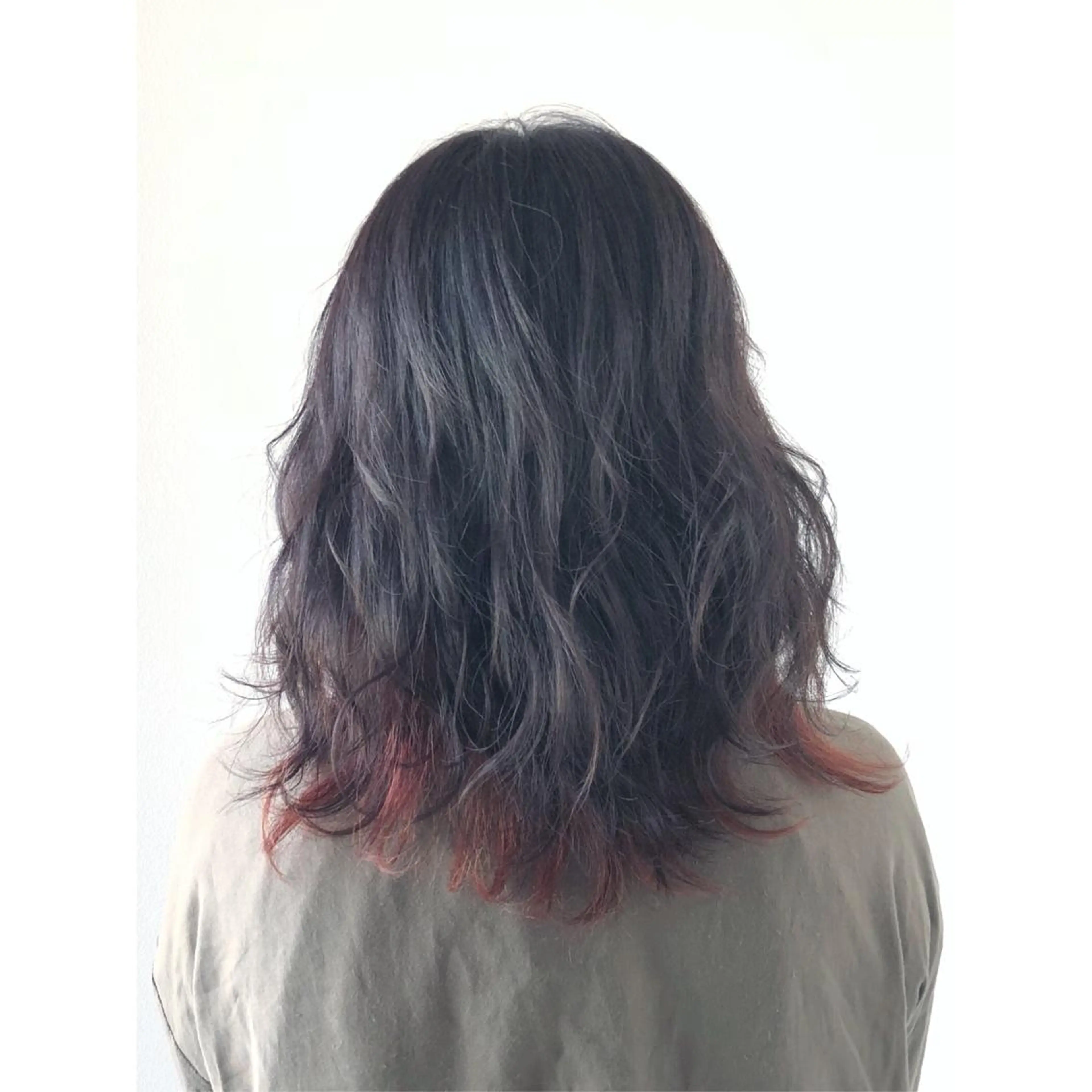 ミディアム カラー ブリーチ ケアブリーチ 透明感カラー インナーカラー KIZU 髪質改善 オカルト怪談のヘアスタイル