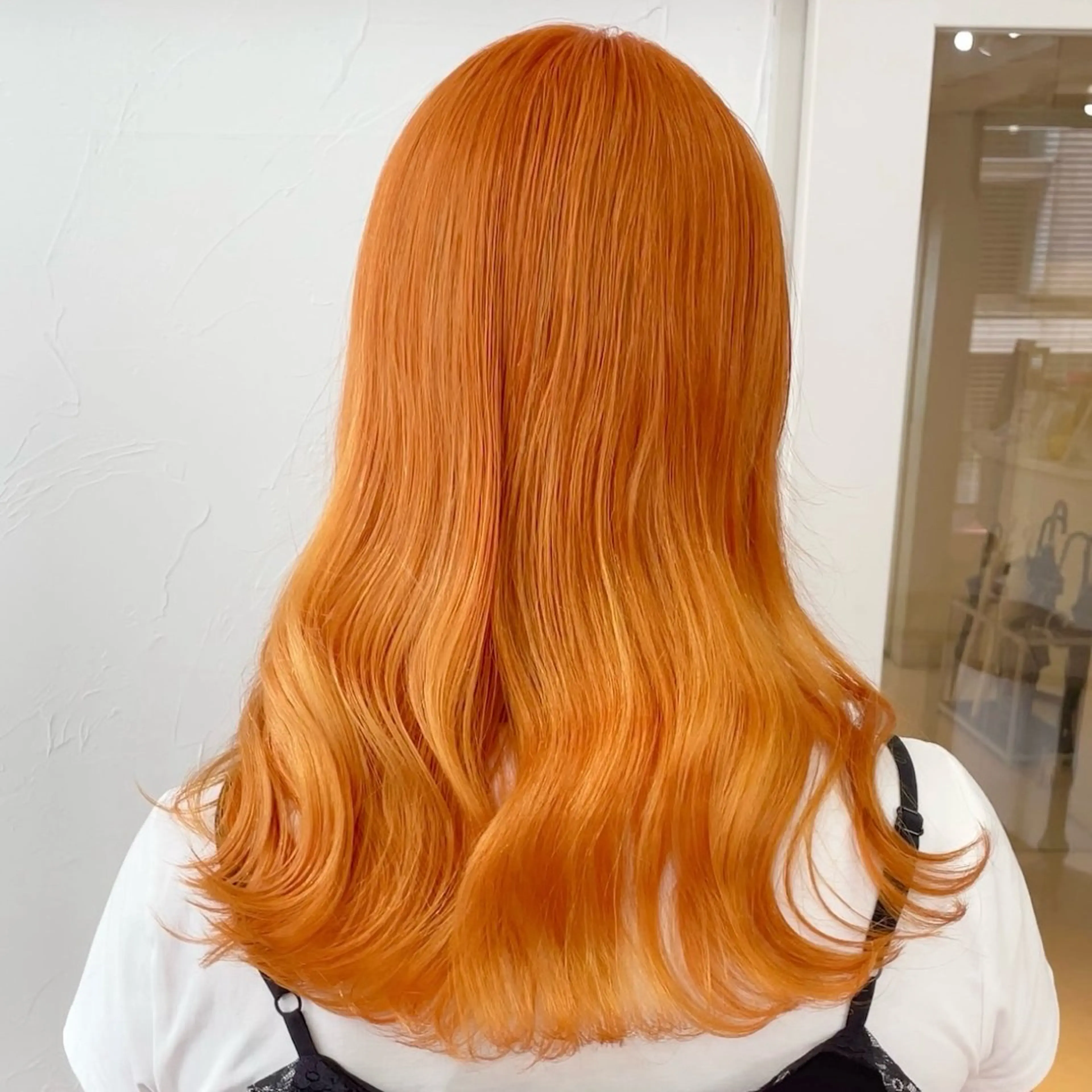 ロング カラー ブリーチ ケアブリーチ デザインカラー ハイトーンカラー オレンジ ブリーチなしピンク 赤井龍斗のヘアスタイル