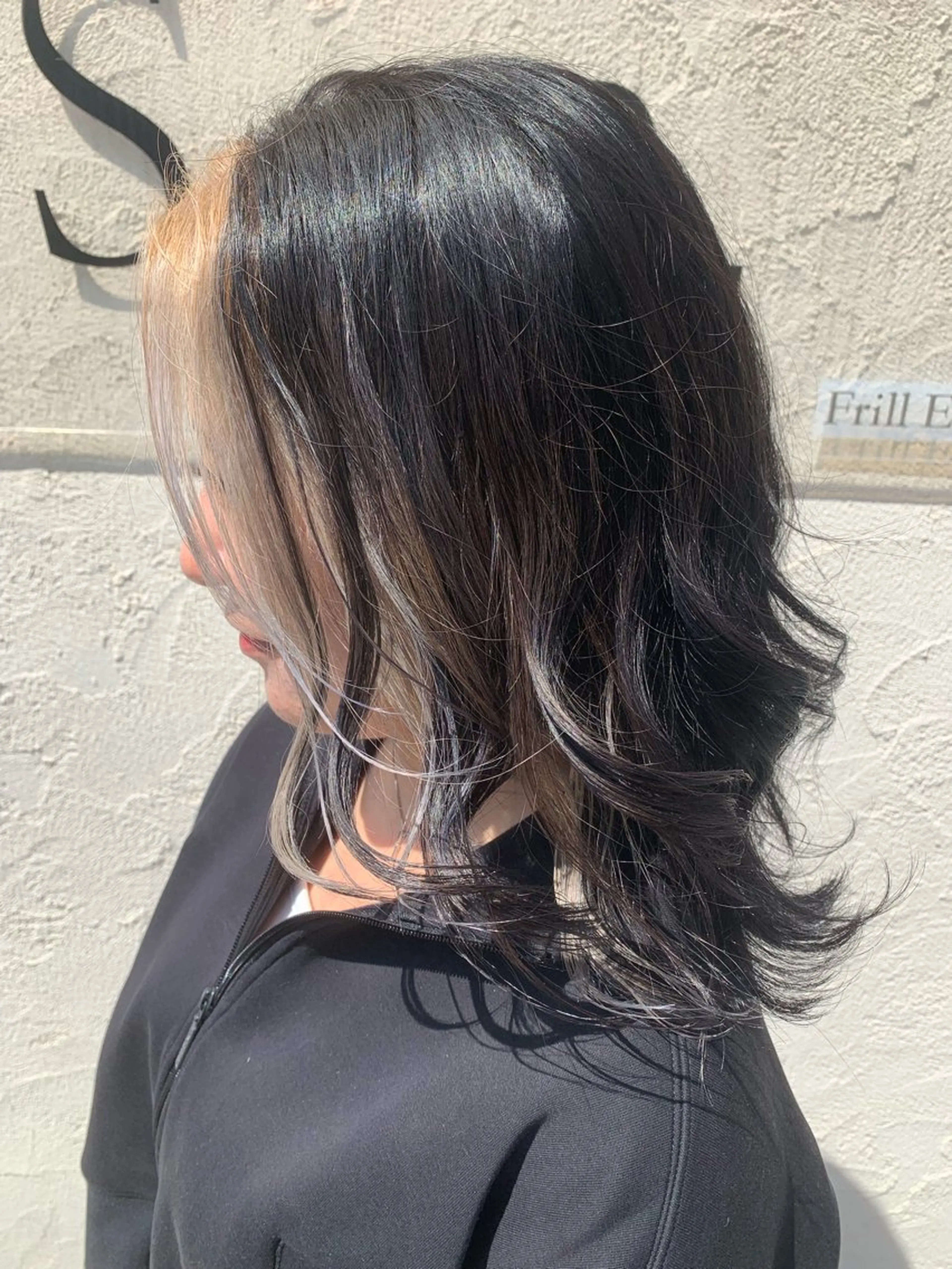 ミディアム カラー ミストバング 黒髪 ブロンド ブルーカラー ブルーブラック 西村 弘輝 パーマ/艶髪カラーのヘアスタイル