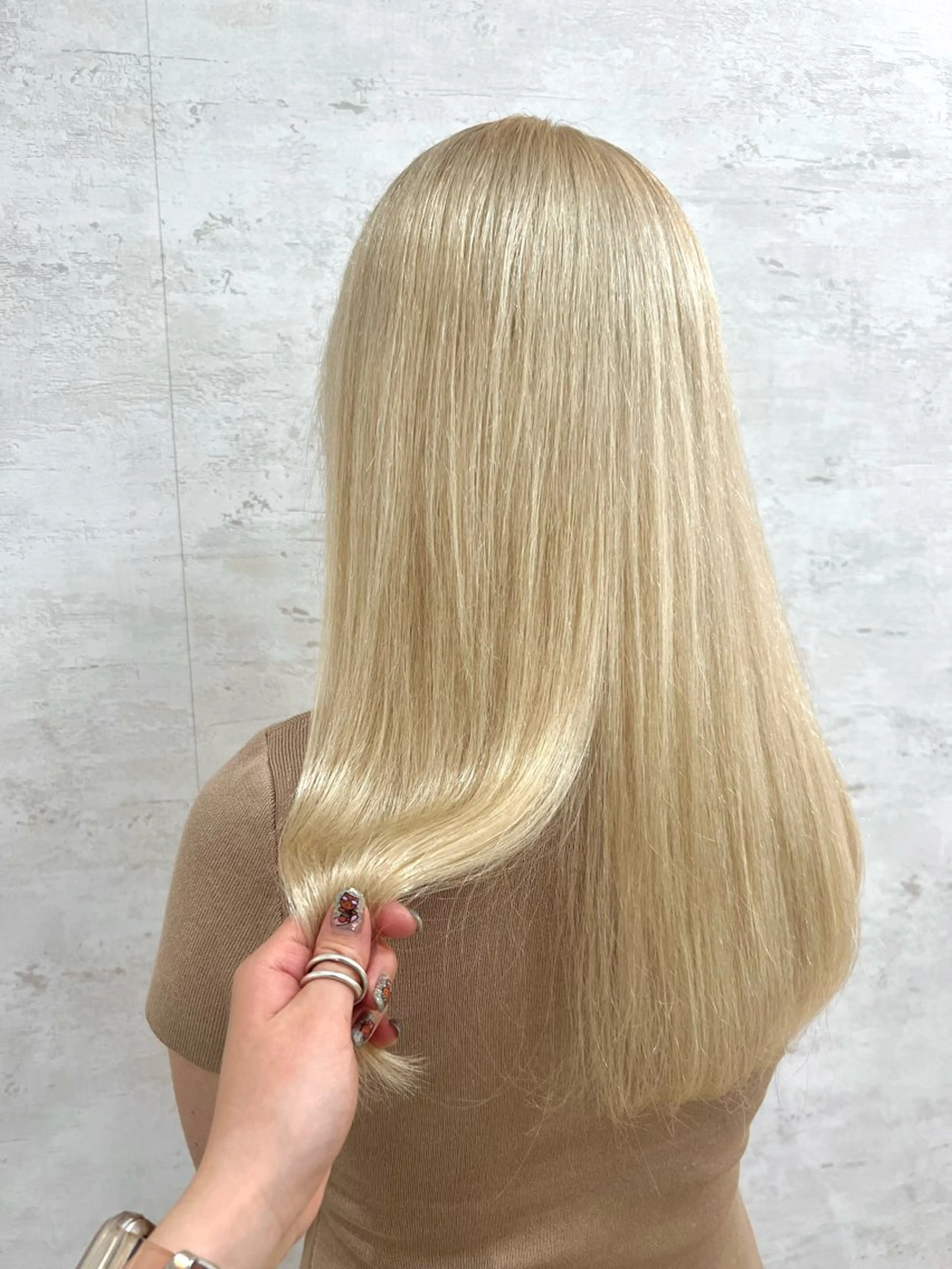 ロング カラー ILu.所属・櫻井 愛弓のヘアスタイル