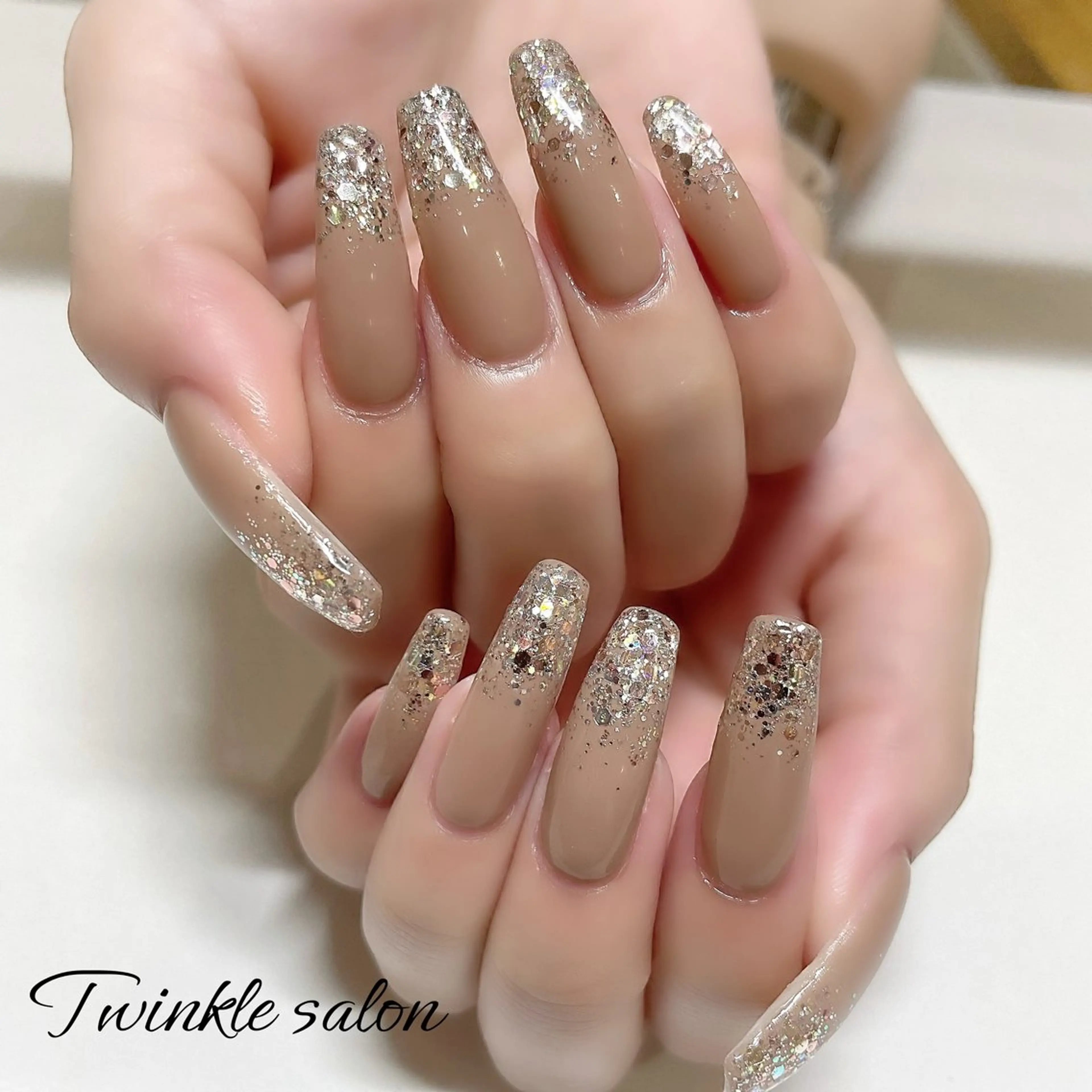 ネイル ハンドネイル ハンドケア 中井 綾香の眉毛・アイブロウイメージ