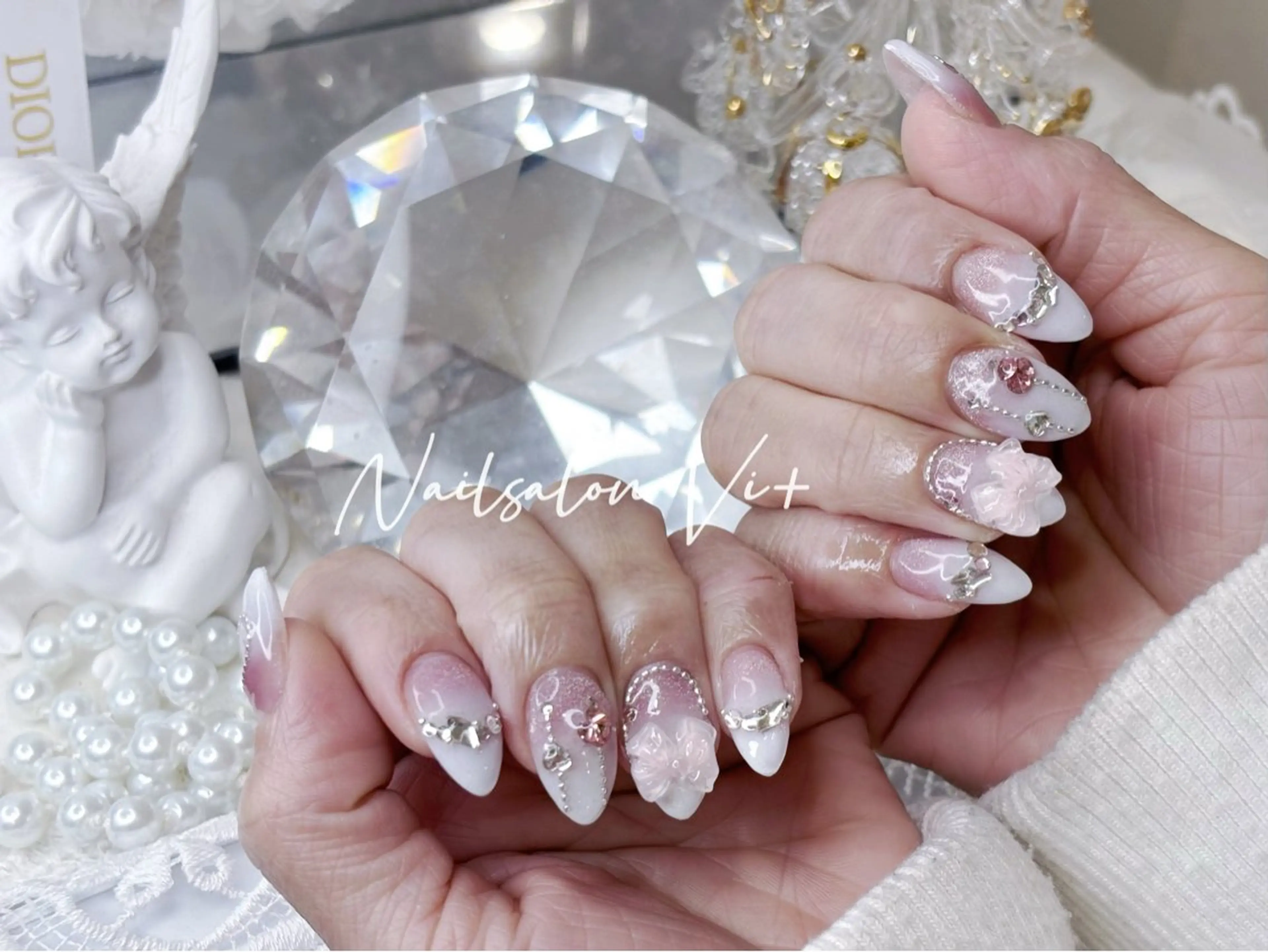 ネイル Nailsalon Vi+ももか🩷のネイルデザイン