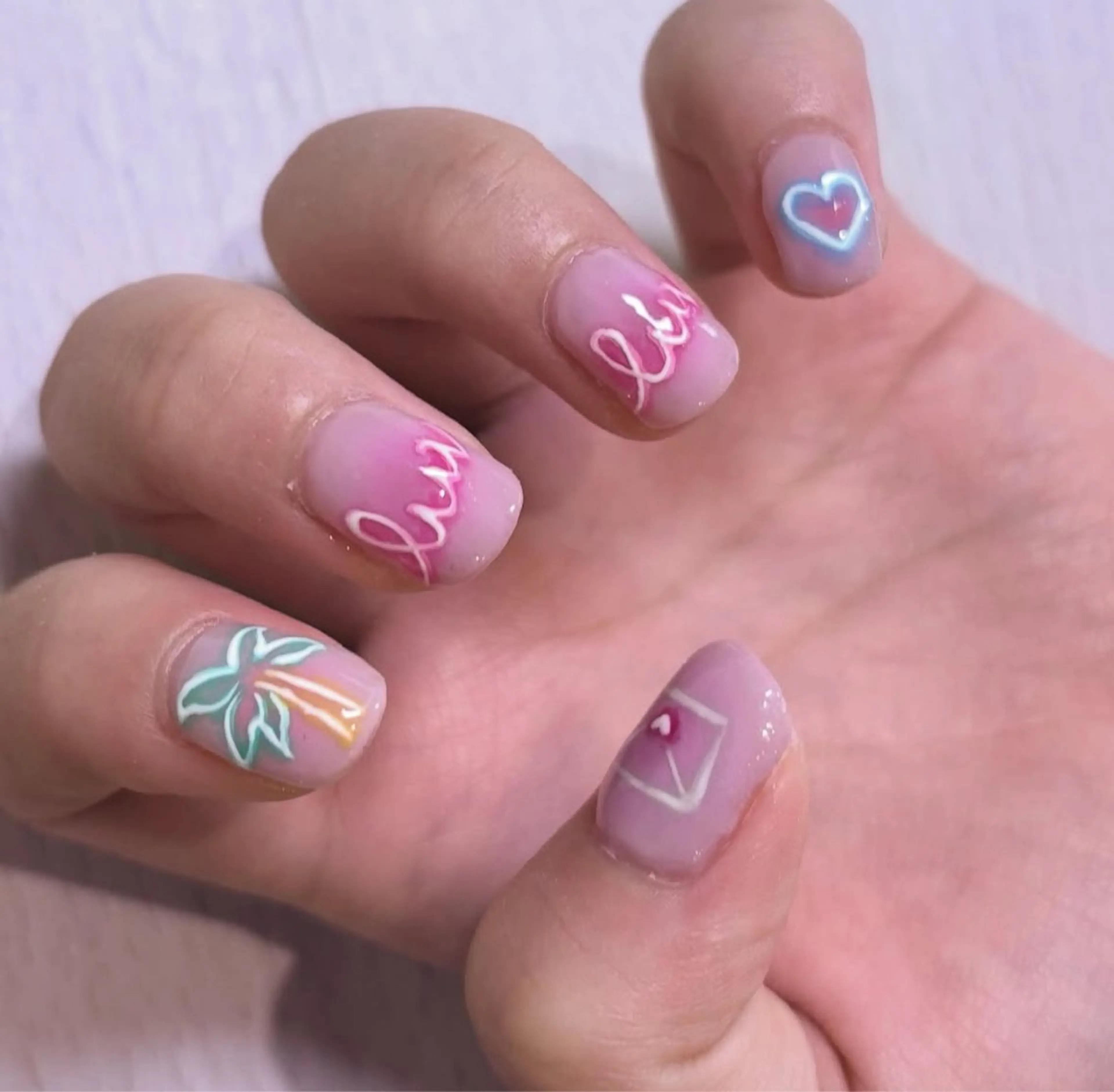 ネイル meRK 🦋愛海のマツエク・マツパデザイン