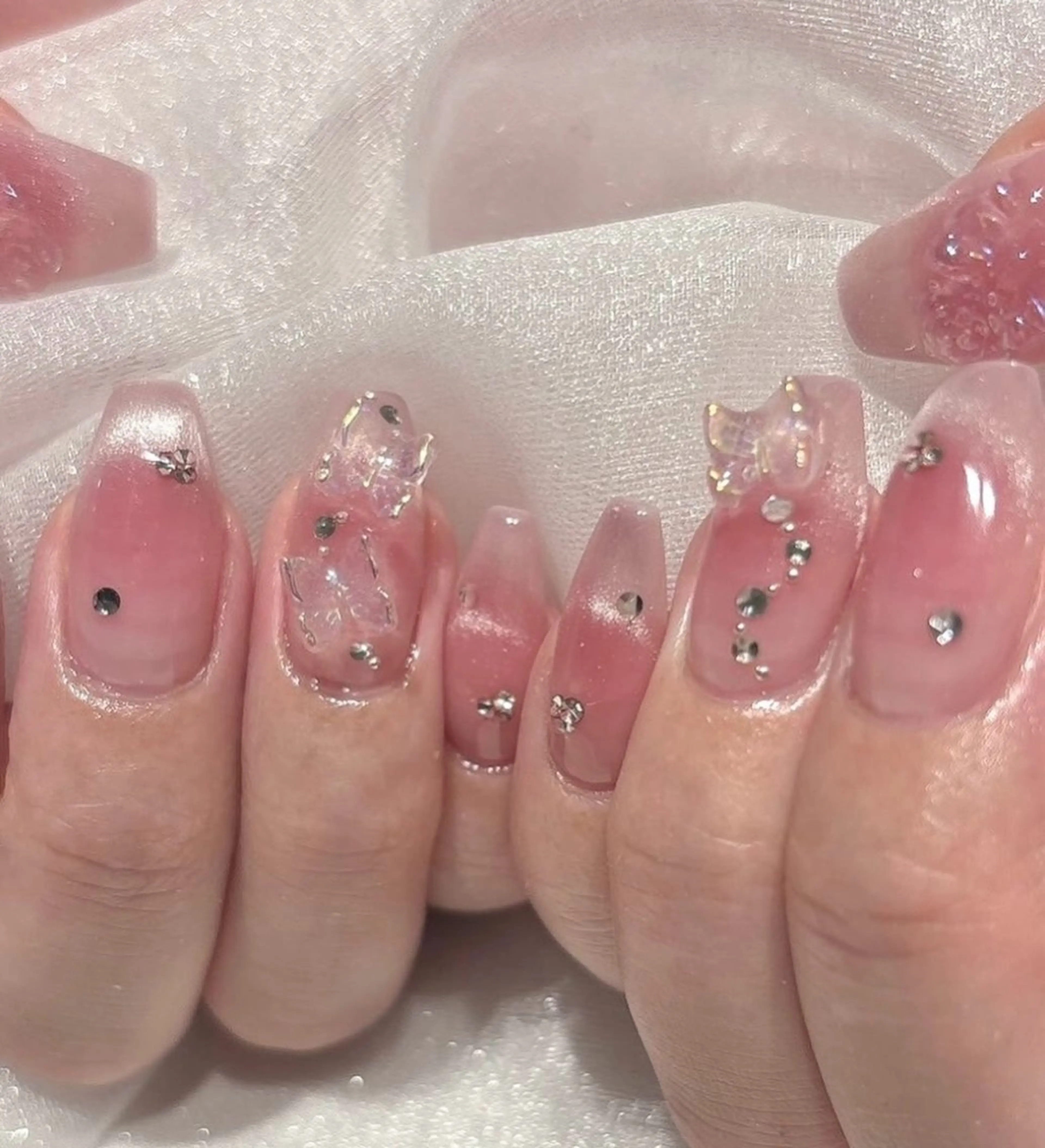 ネイル 持ち込み ハンドネイル JISOO ANA.CHUOのネイルデザイン