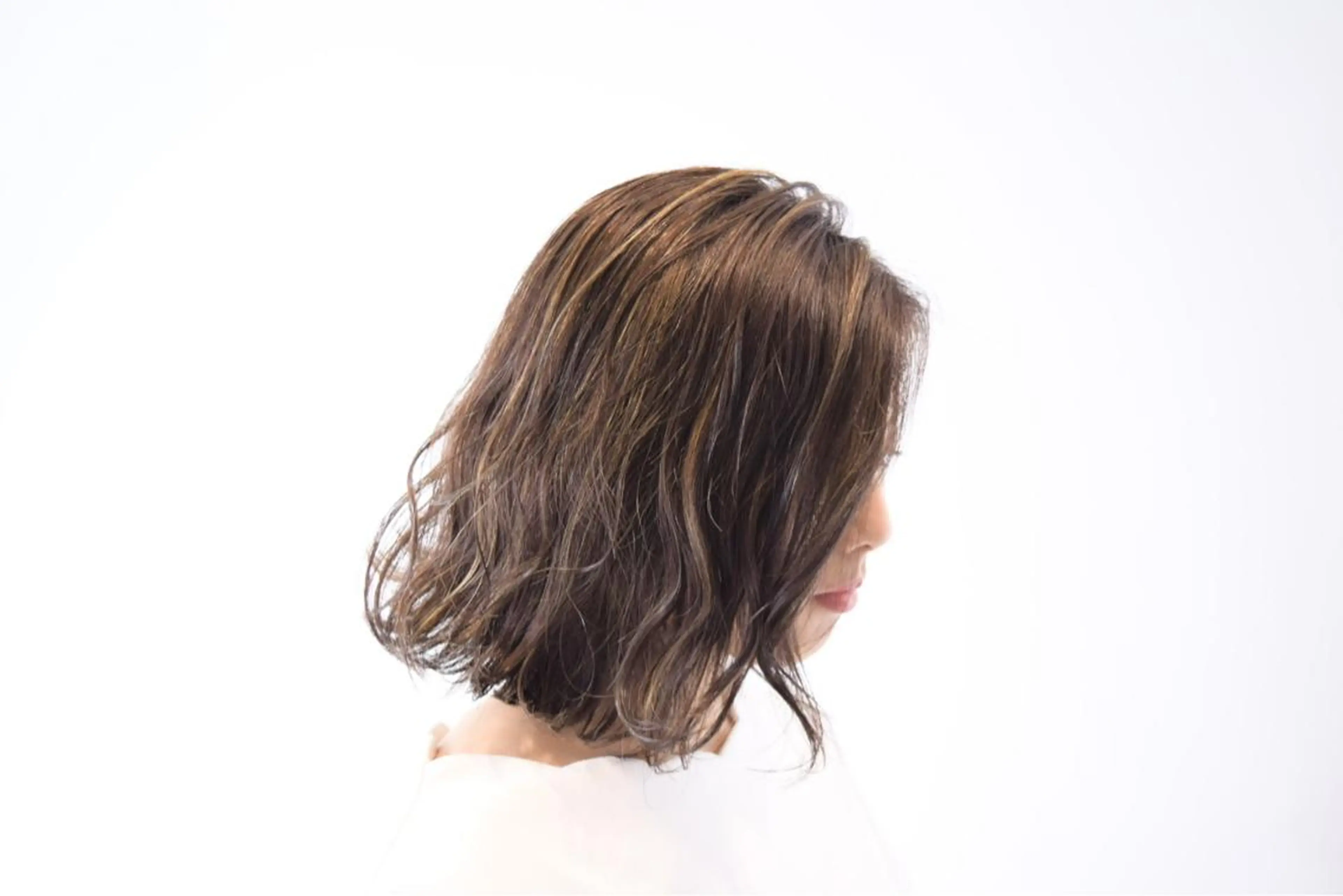 ミディアム カラー ハイライトカラー ハイライト ワタナベ テルマサのヘアスタイル