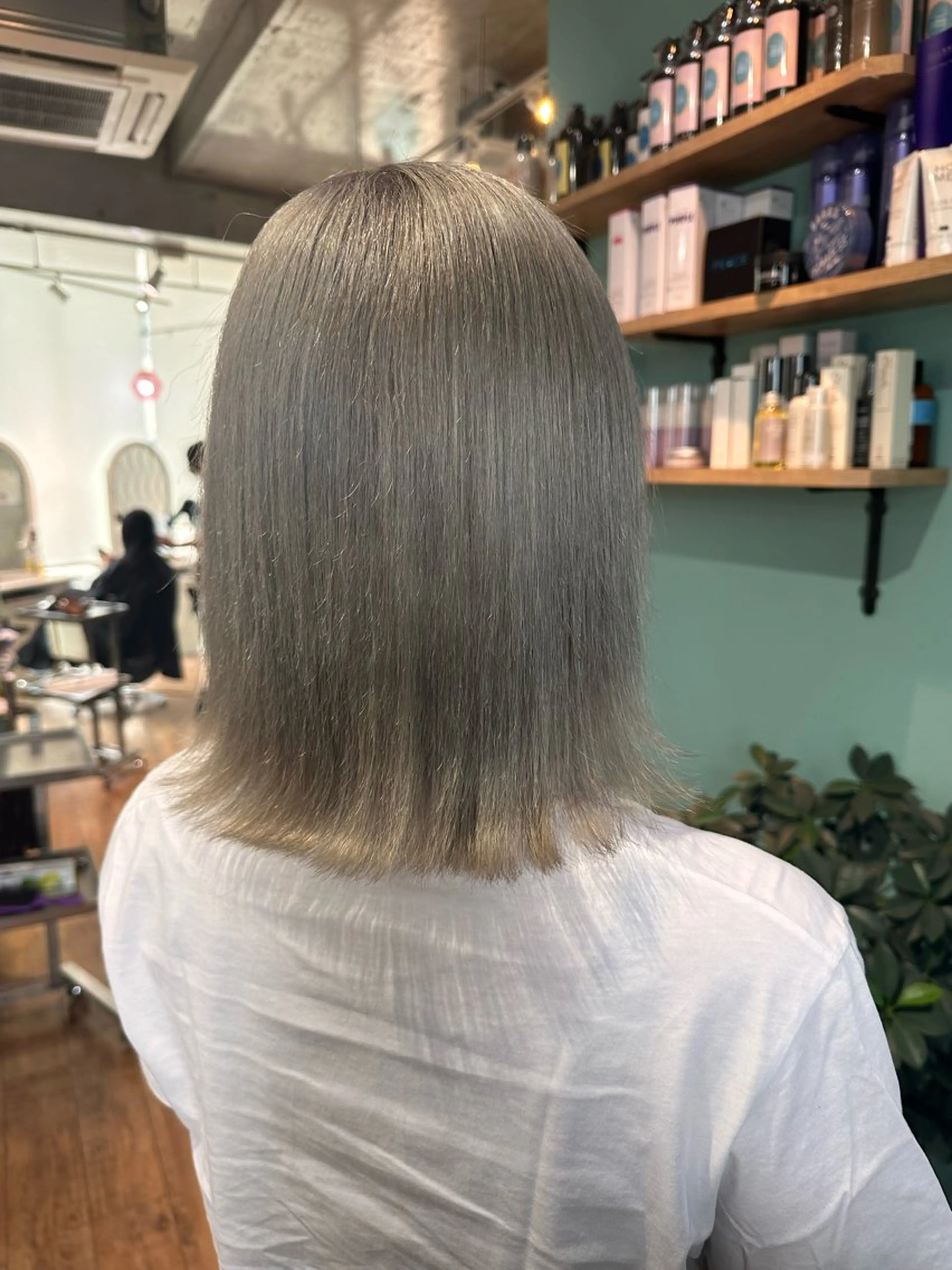 ショート カラー ベージュカラー ホワイトベージュ ヘアカラー トリートメント 🧸プルエクステ❤︎ ネイルKAO🧸のヘアスタイル