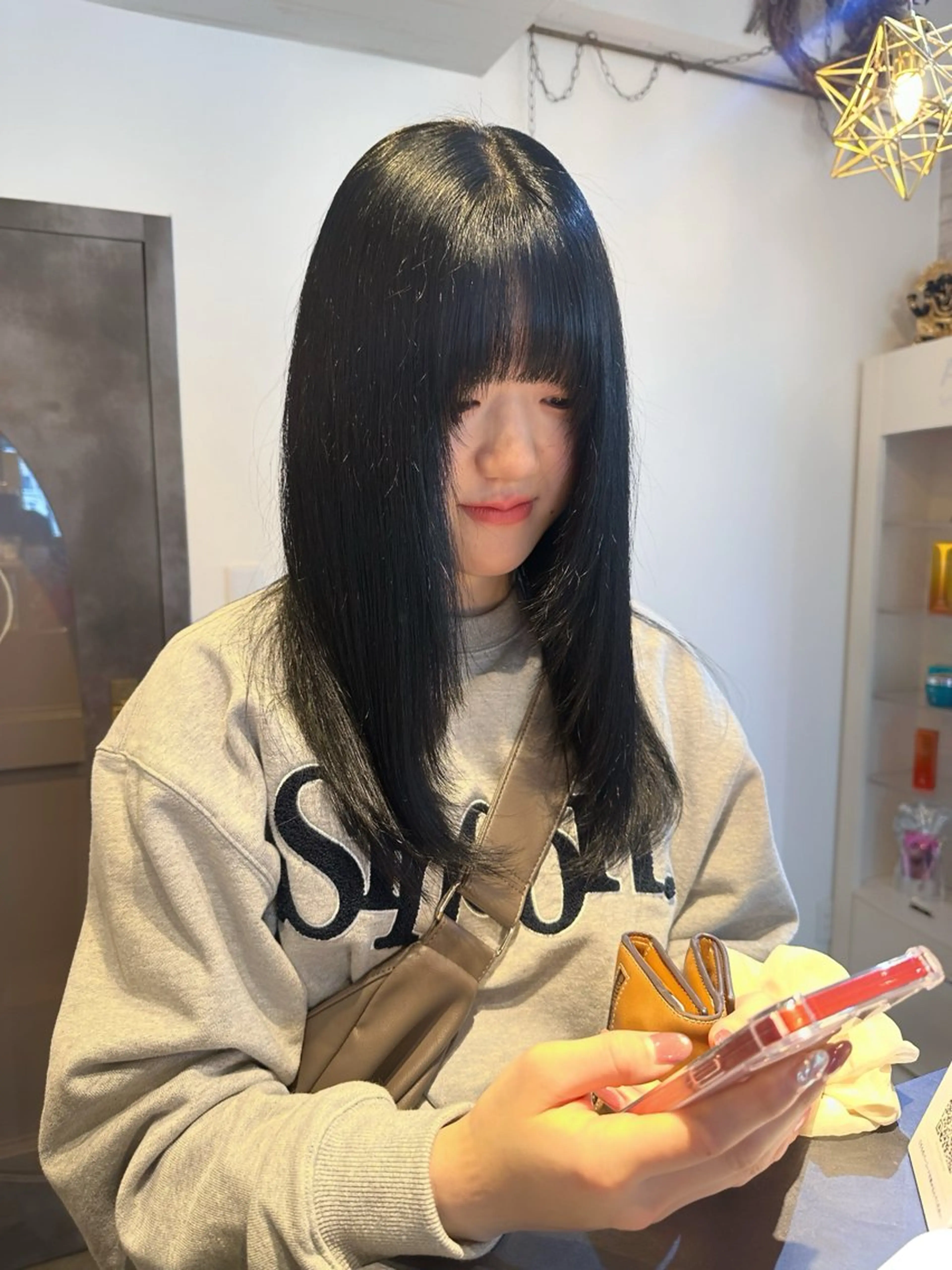 ロング カラー 黒髪 顔まわりレイヤー 顔周りカット レイヤーカット 艶感カラー/レイヤー 💖心斎橋/Sakiのヘアスタイル