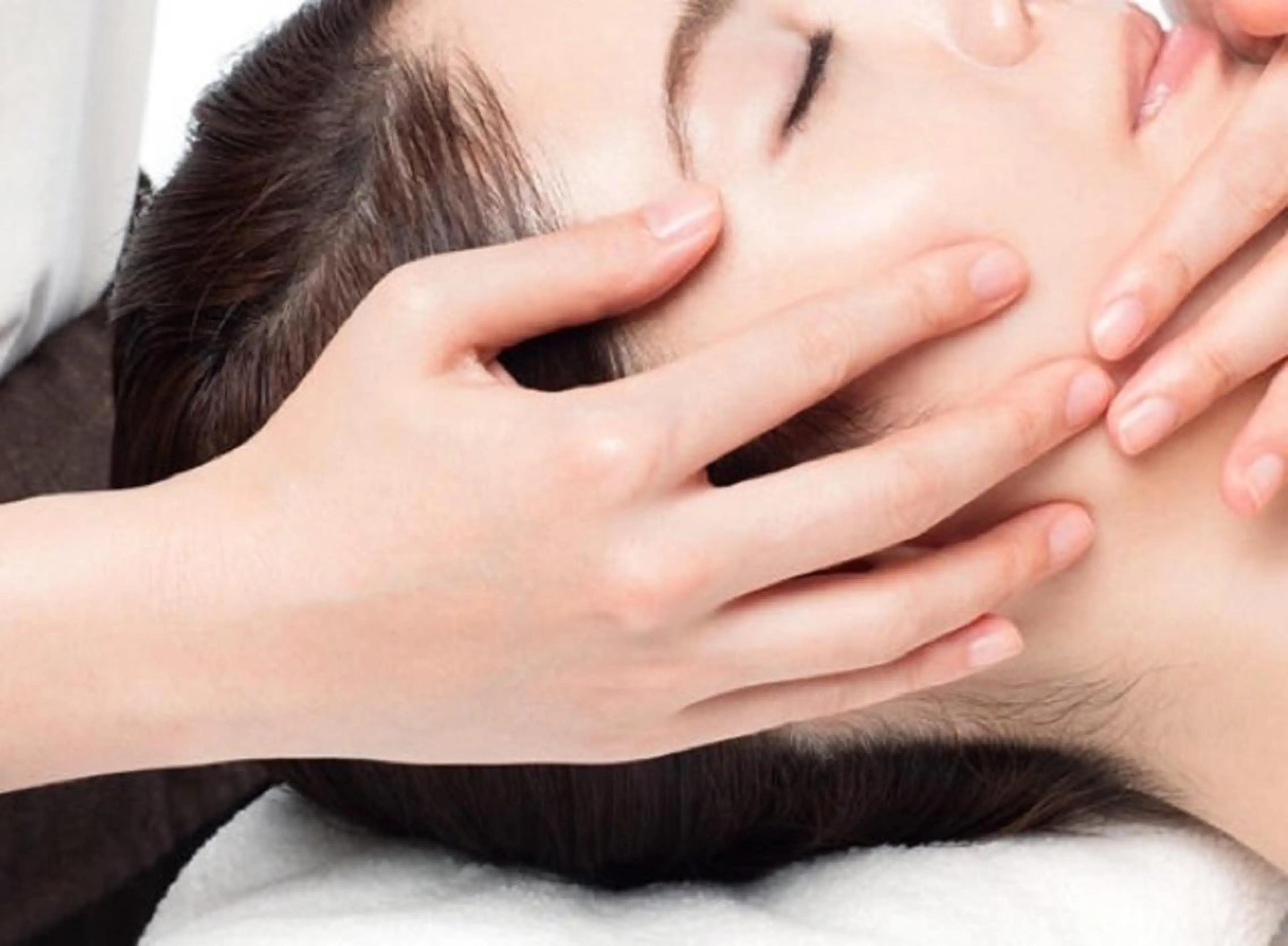 LOBAL アイラッシュのマツエク・マツパデザイン