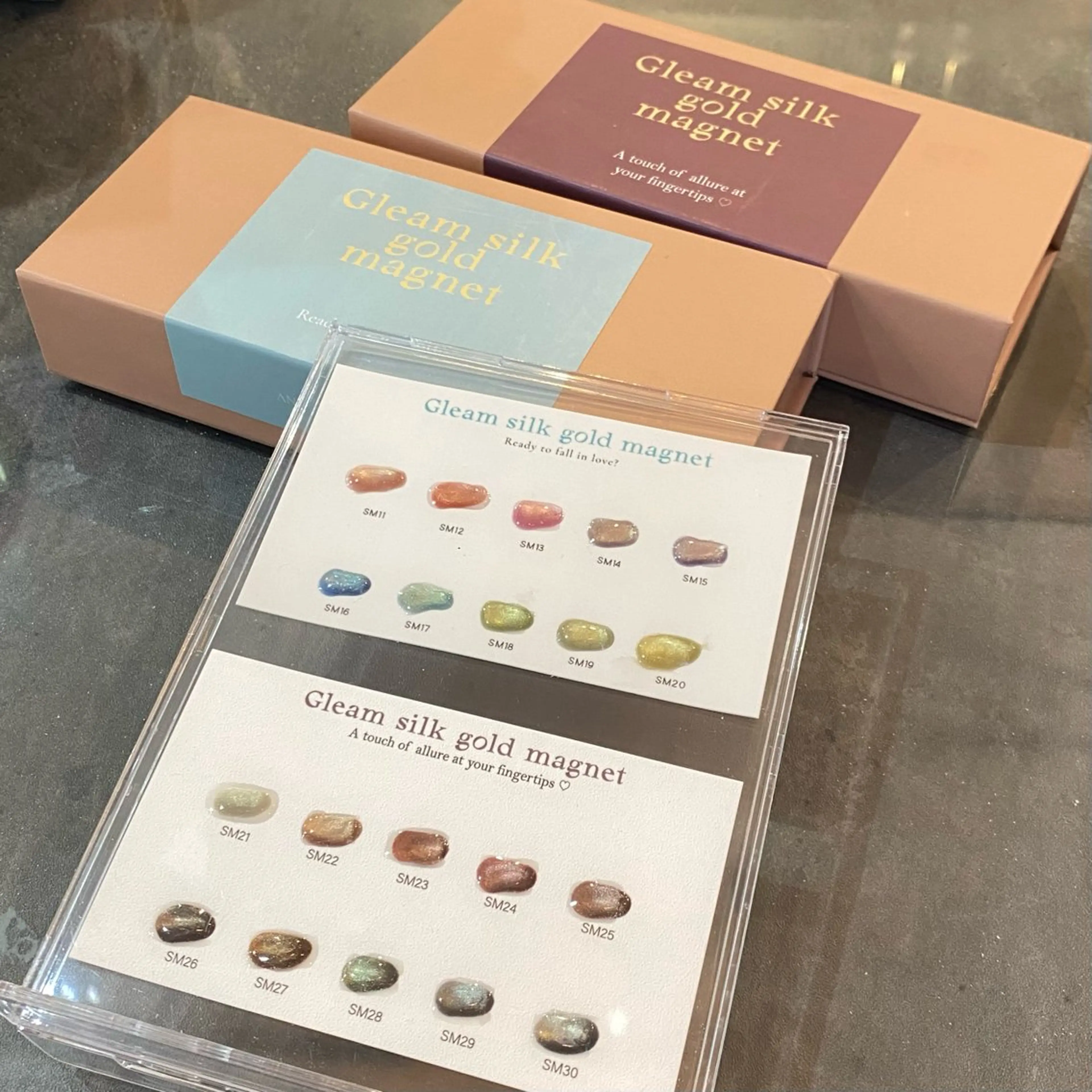 ネイル Lit hair works所属・Luna Lipのネイルデザイン