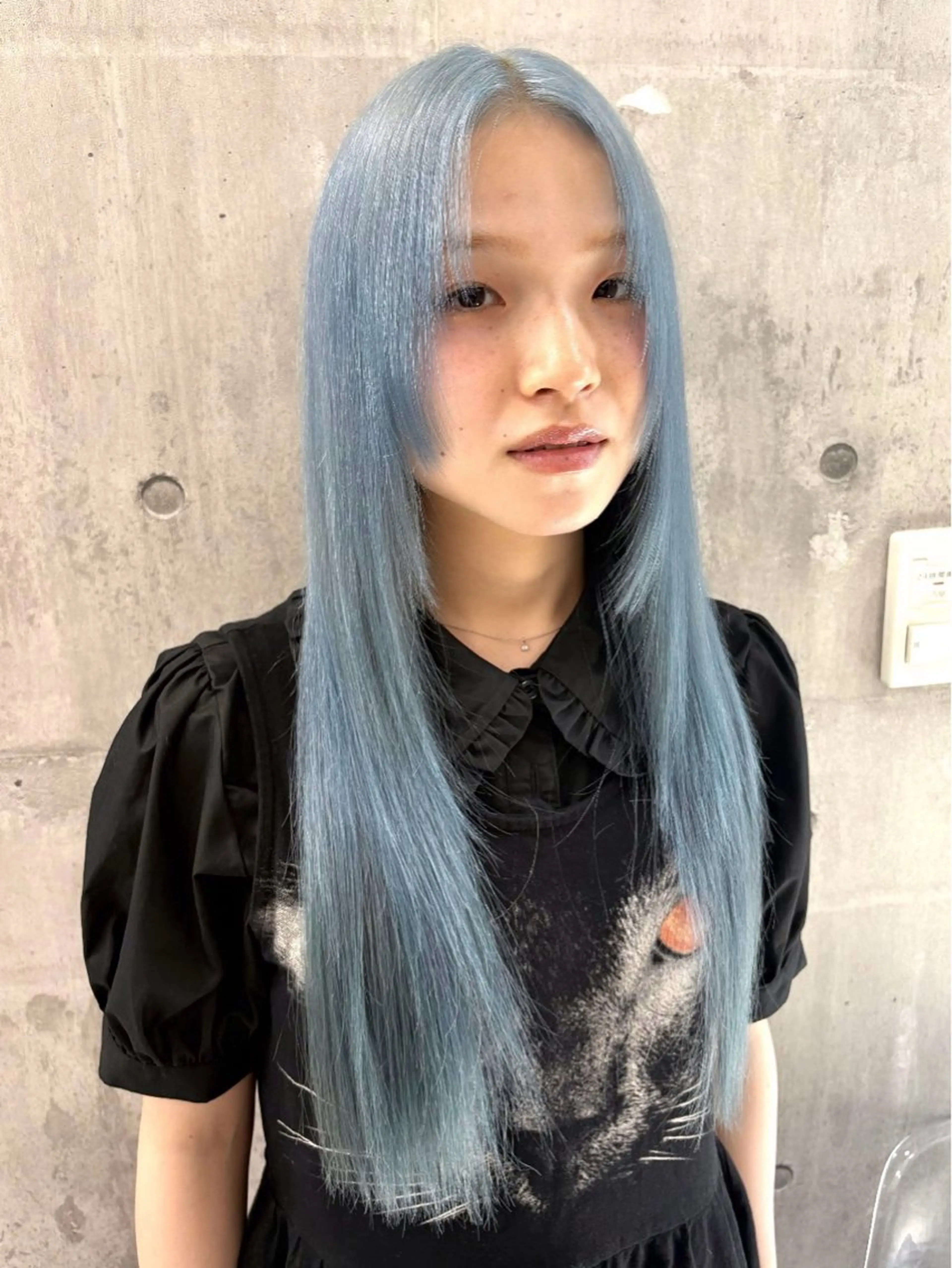 ロング カラー ヘアアレンジ ヘアカラー のん🎀ハイトーン/ レイヤーカット🐳のヘアスタイル