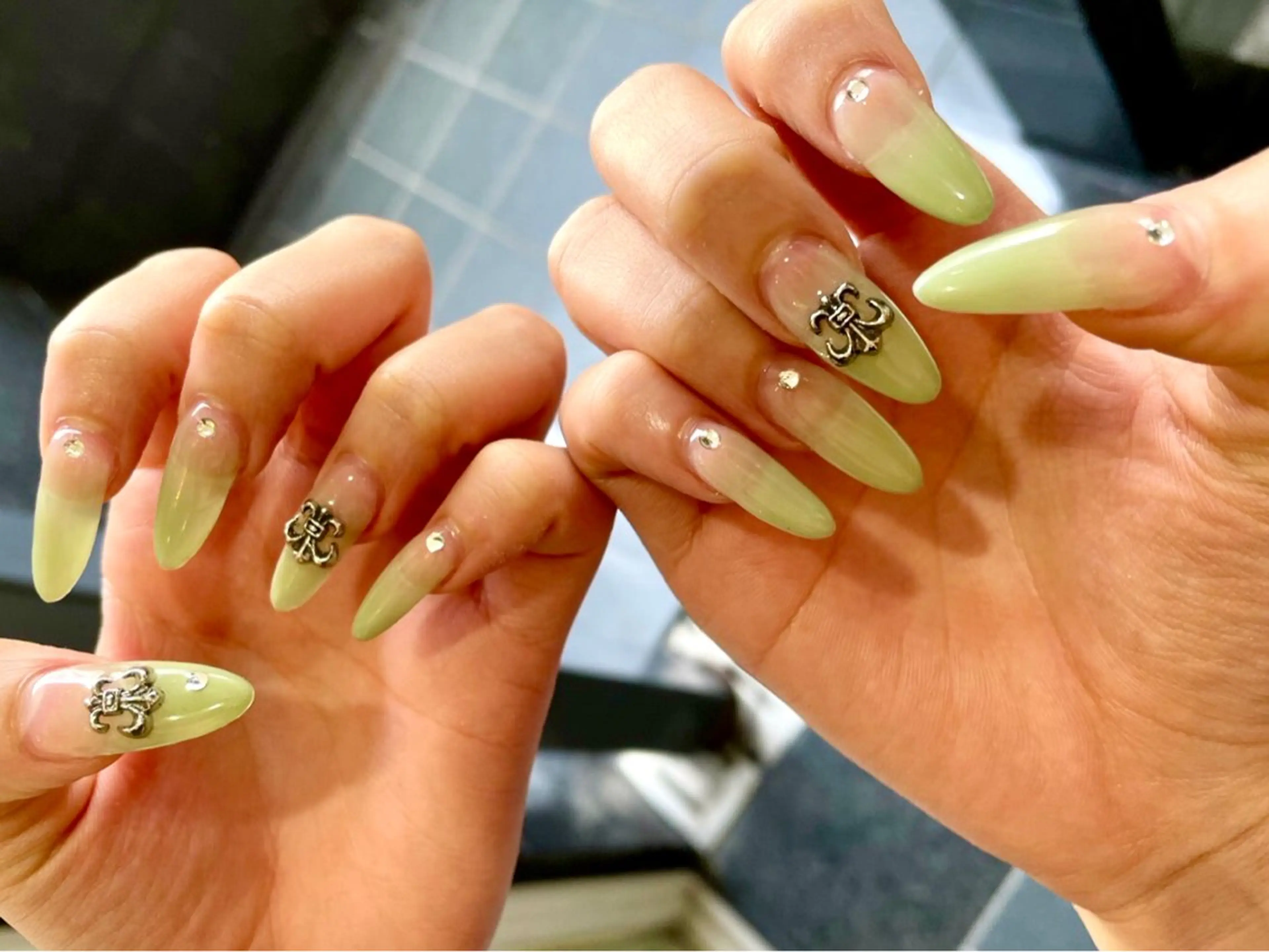 ネイル 長さ出し グラデーション ロングネイル スーパーロングネイル ハンドネイル ハンドケア Epokku ネイルサロンのネイルデザイン