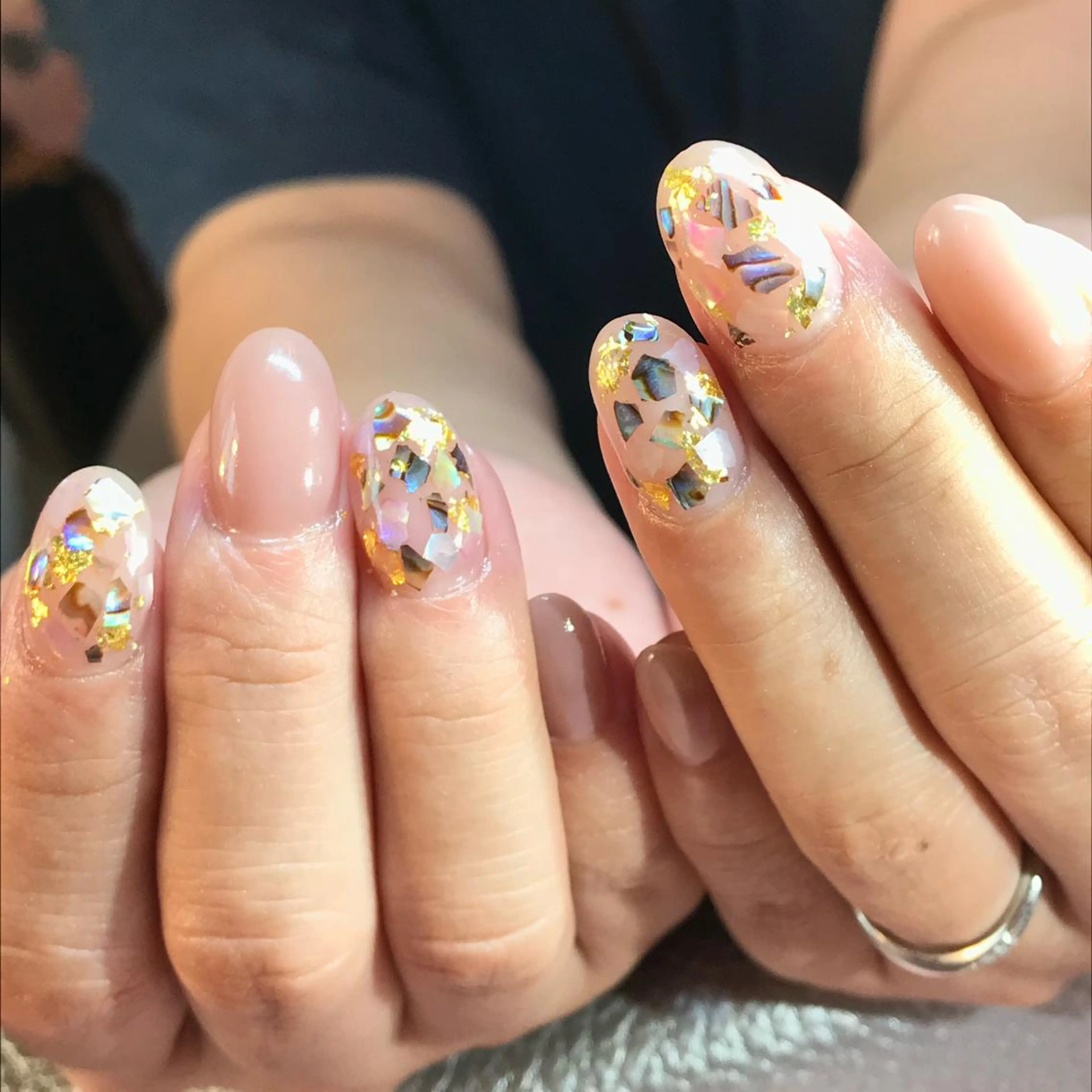 ミディアム ネイル アートネイル ジェルネイル キラキラネイル ミディアムネイル 横山 桂子のネイルデザイン