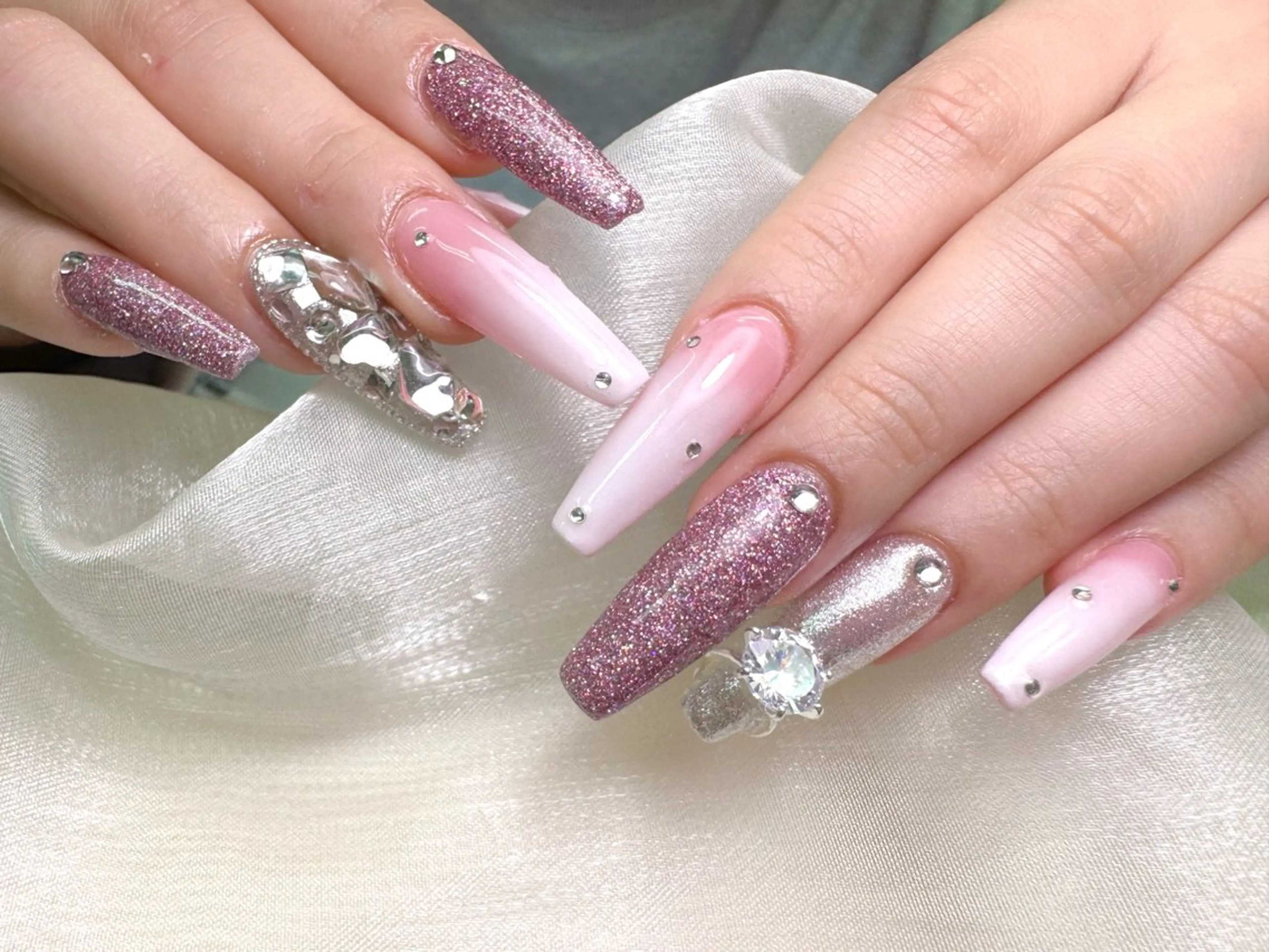 ネイル lucky nail 歌舞伎町のネイルデザイン