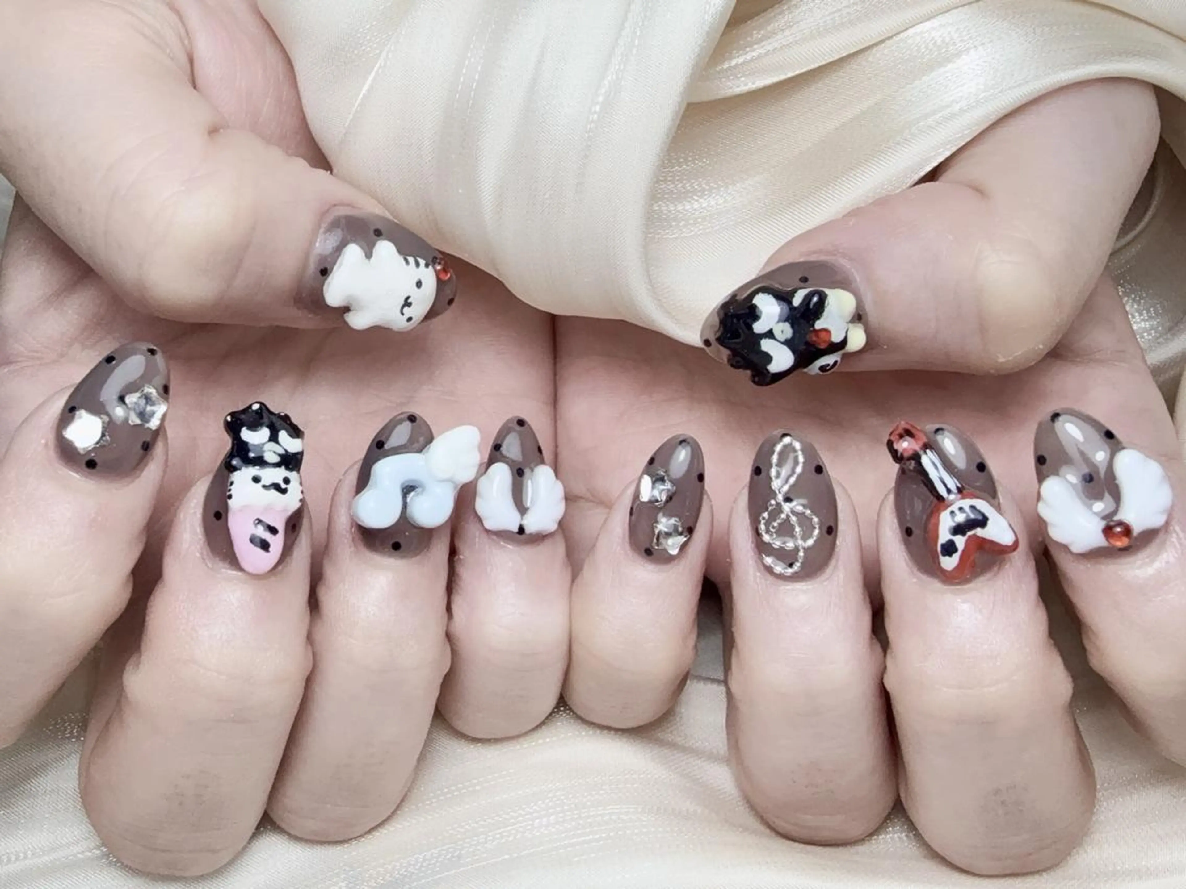 ネイル Hanya 🌈のネイルデザイン