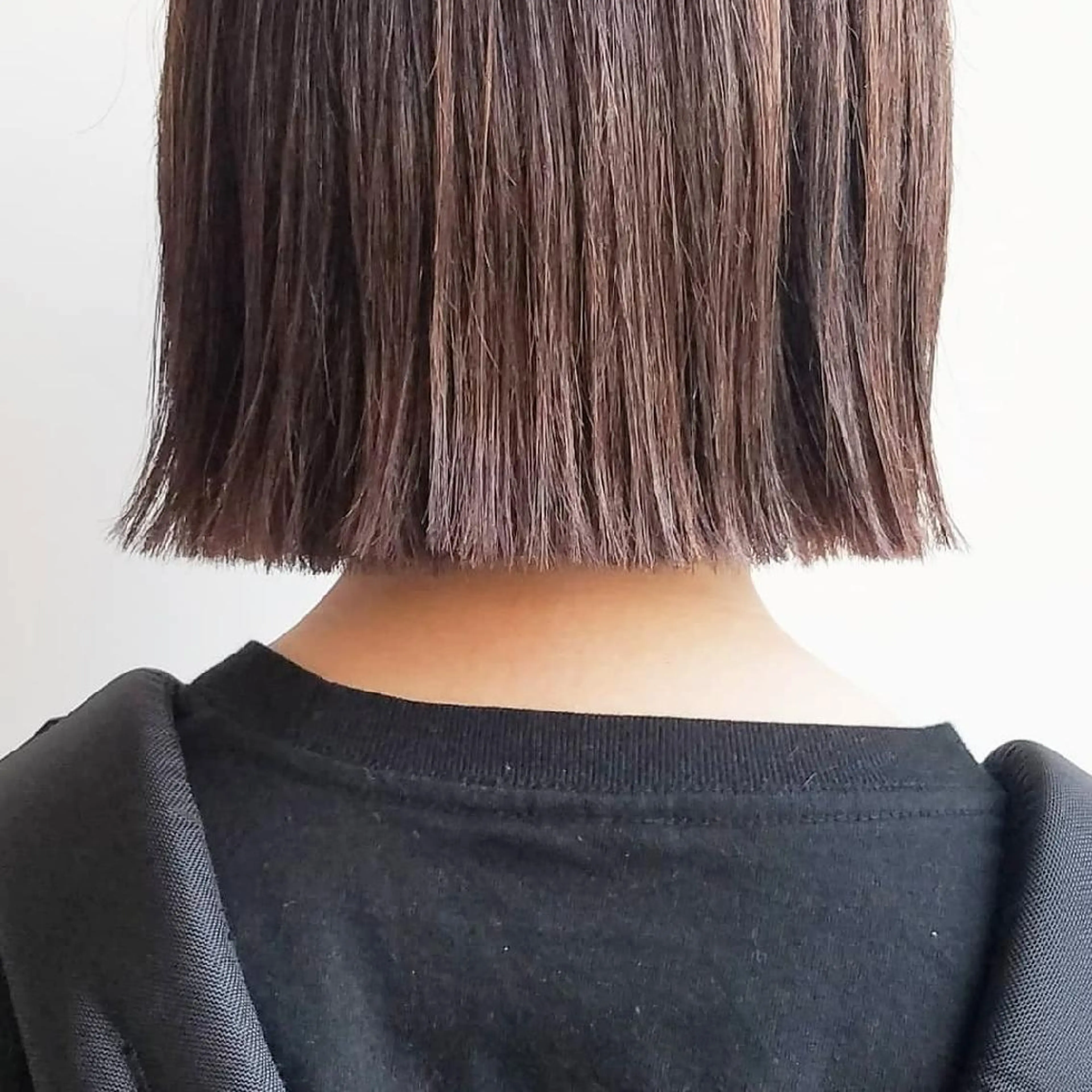 ショート カラー ボブ iplus✴ まつげ、眉毛、耳つぼのマツエク・マツパデザイン