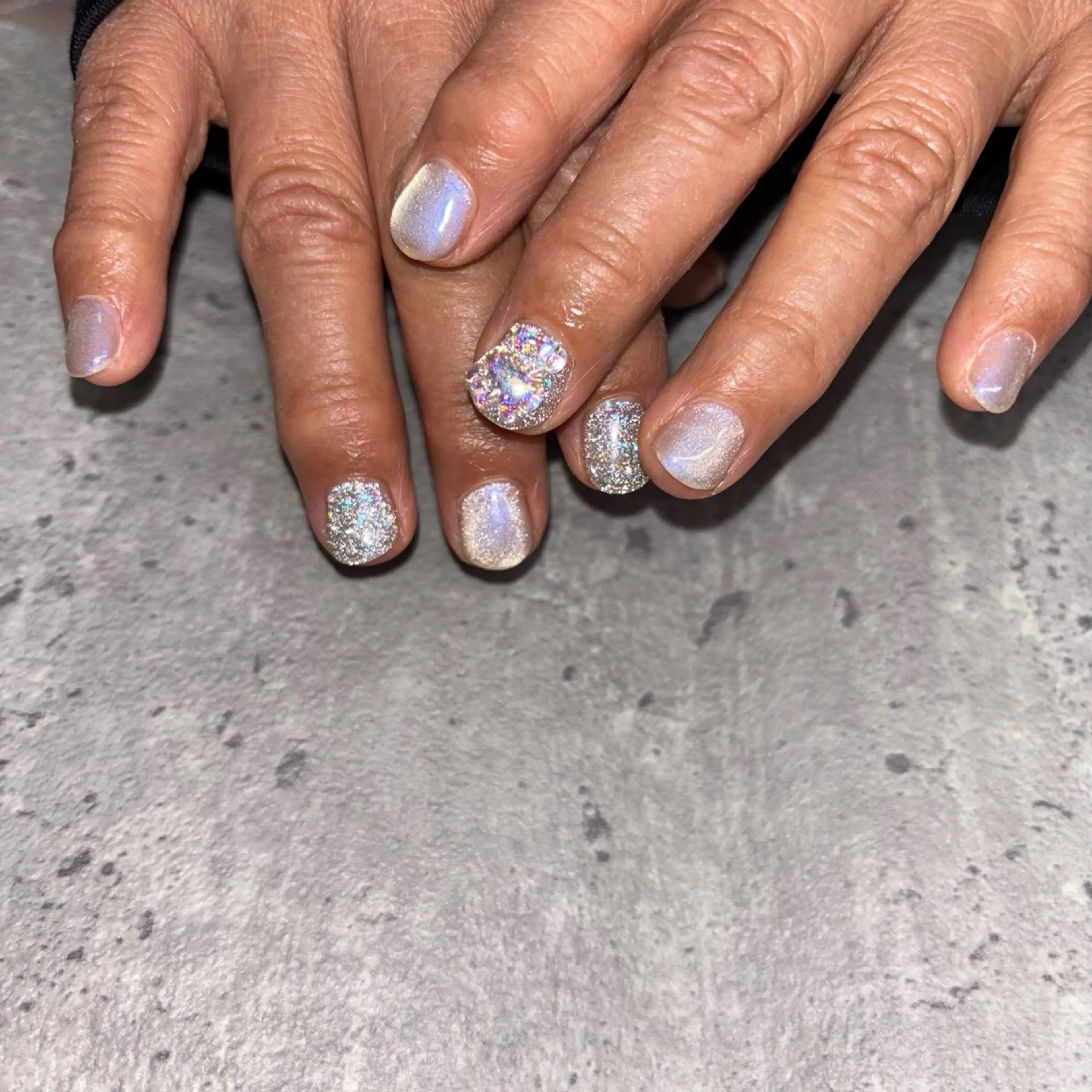 ネイル フラッシュネイル マグネットネイル ワンカラーネイル ハンドネイル RE💟N.NAIL ラテン系お姉さんのネイルデザイン