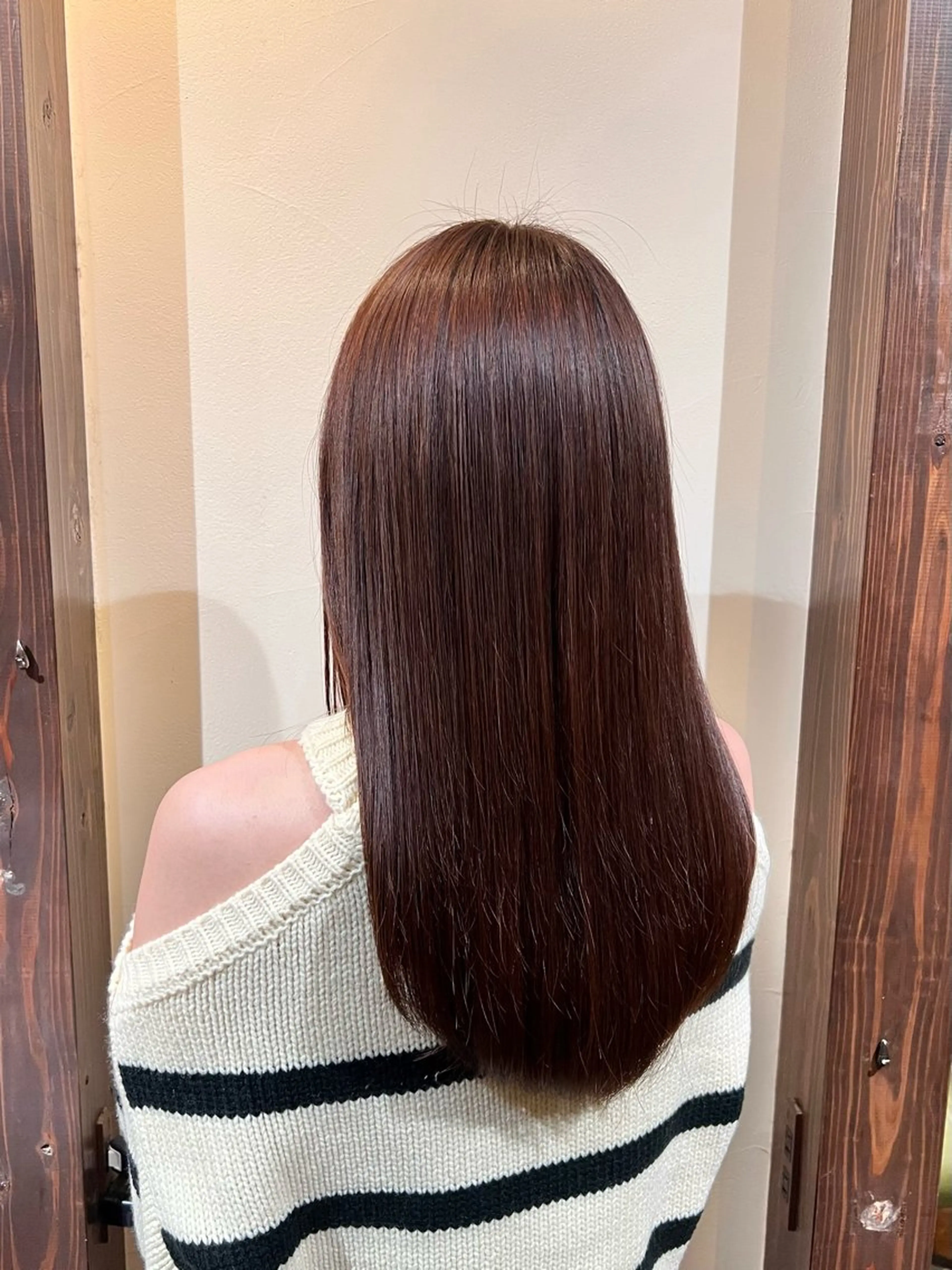 ロング 酸性ストレート 縮毛矯正 Luster Friends所属・まゆ | 艶カラー | ストレートのヘアスタイル