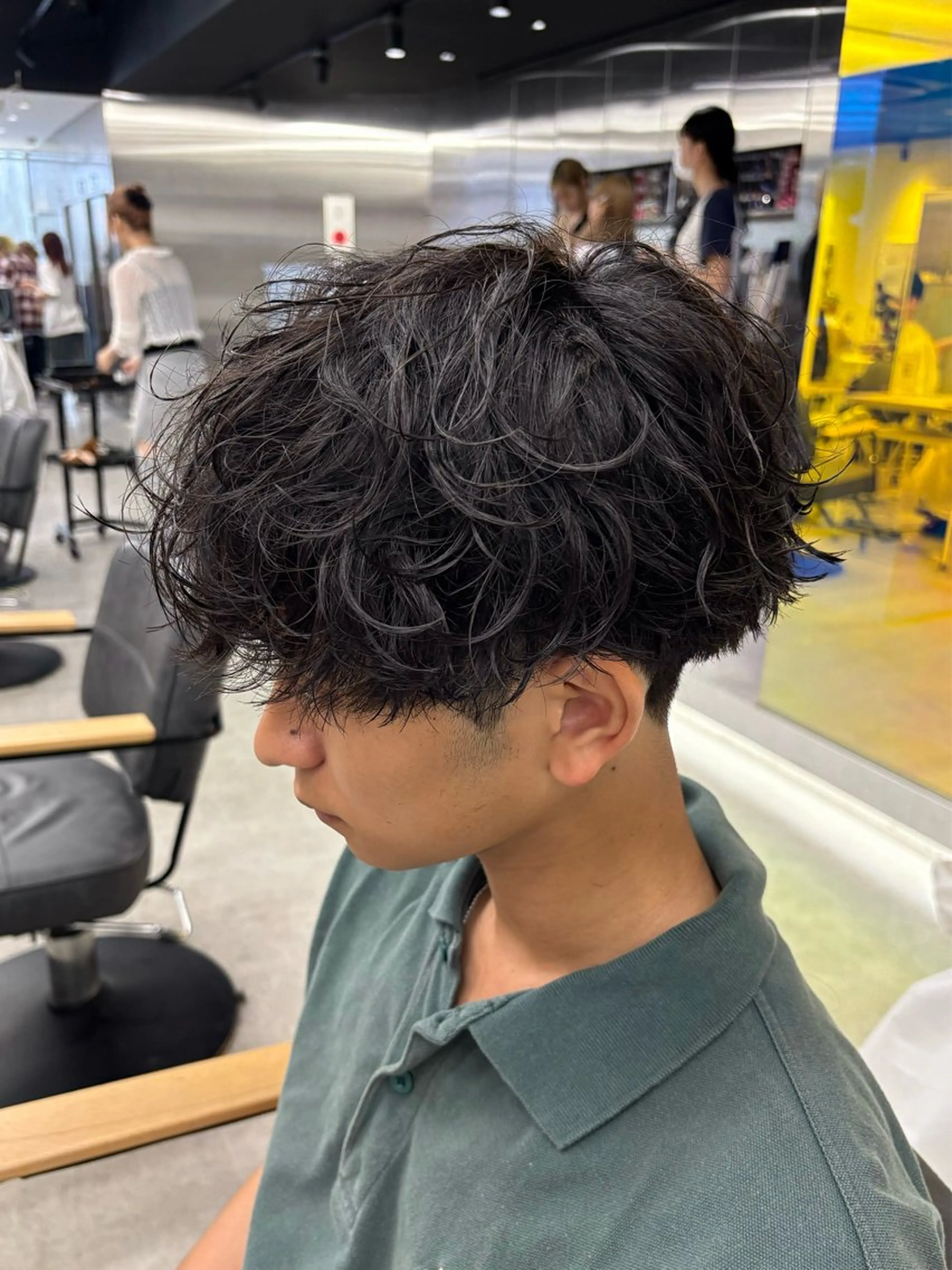 ショート パーマ メンズ メンズパーマ プードルパーマ 学生（メンズ向け） スパイキーショート 波巻きパーマ カット パーマ シャドウパーマ/ ルーズパーマ/メンズのヘアスタイル