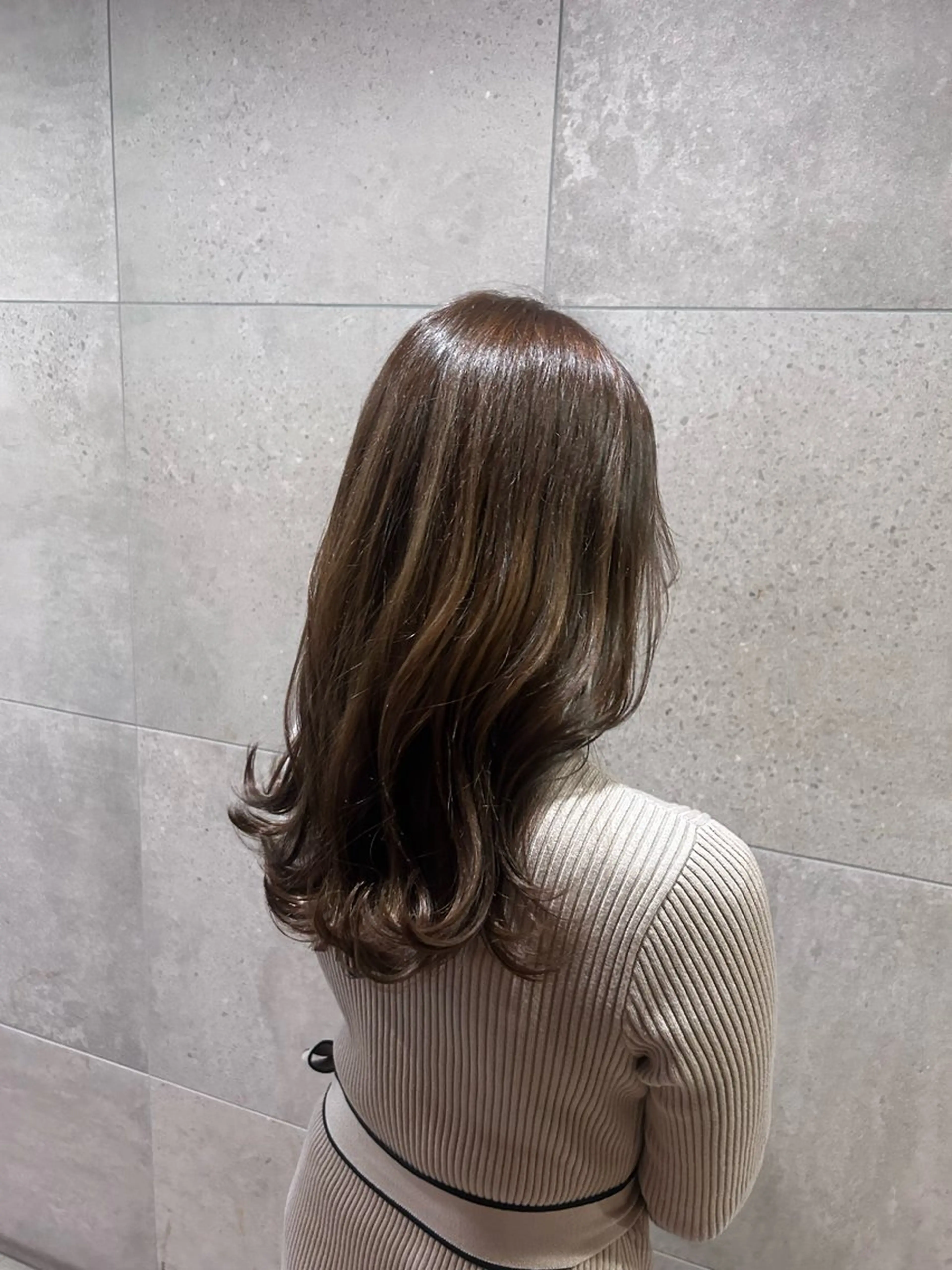 カラー 板倉 奏美のヘアスタイル