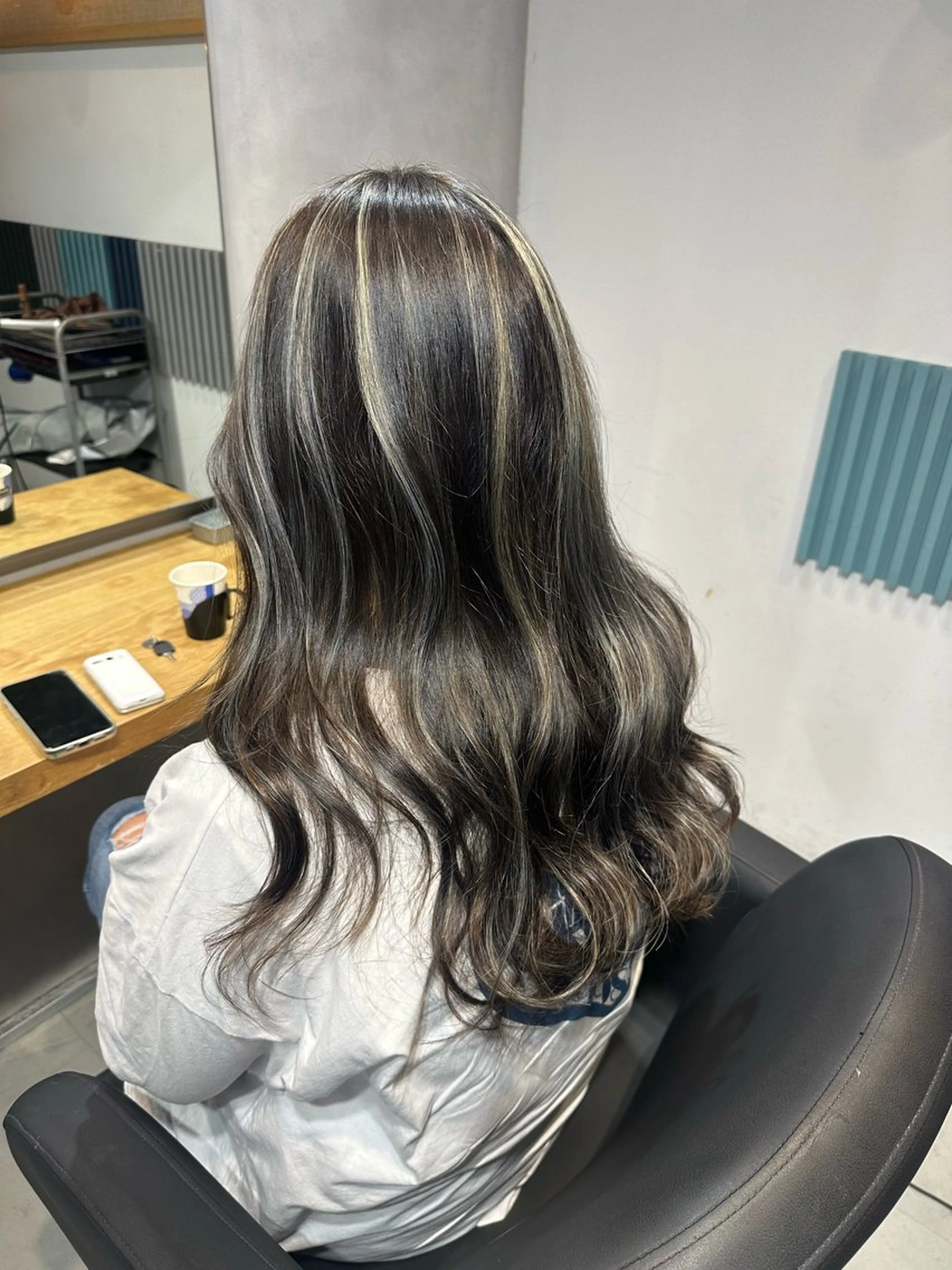 ロング カラー ヘアカラー トリートメント 💖ハイライト/ハイ トーン💖MIKIのヘアスタイル