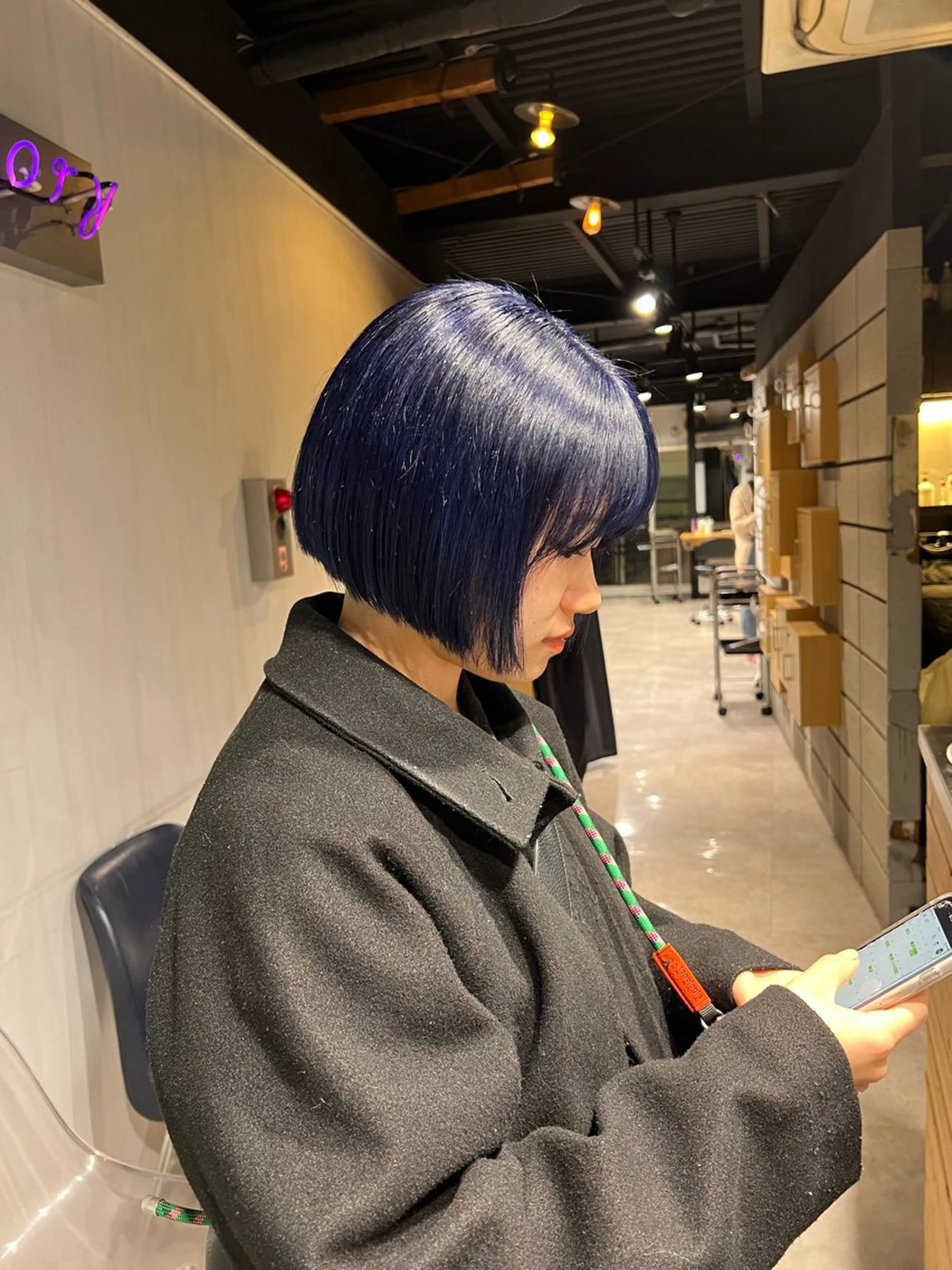 ショート カラー ブリーチ ネイビーカラー 髪質改善 トリートメント ヘアカラー トリートメント NANAMI🩵 大人可愛い韓国ヘアのヘアスタイル