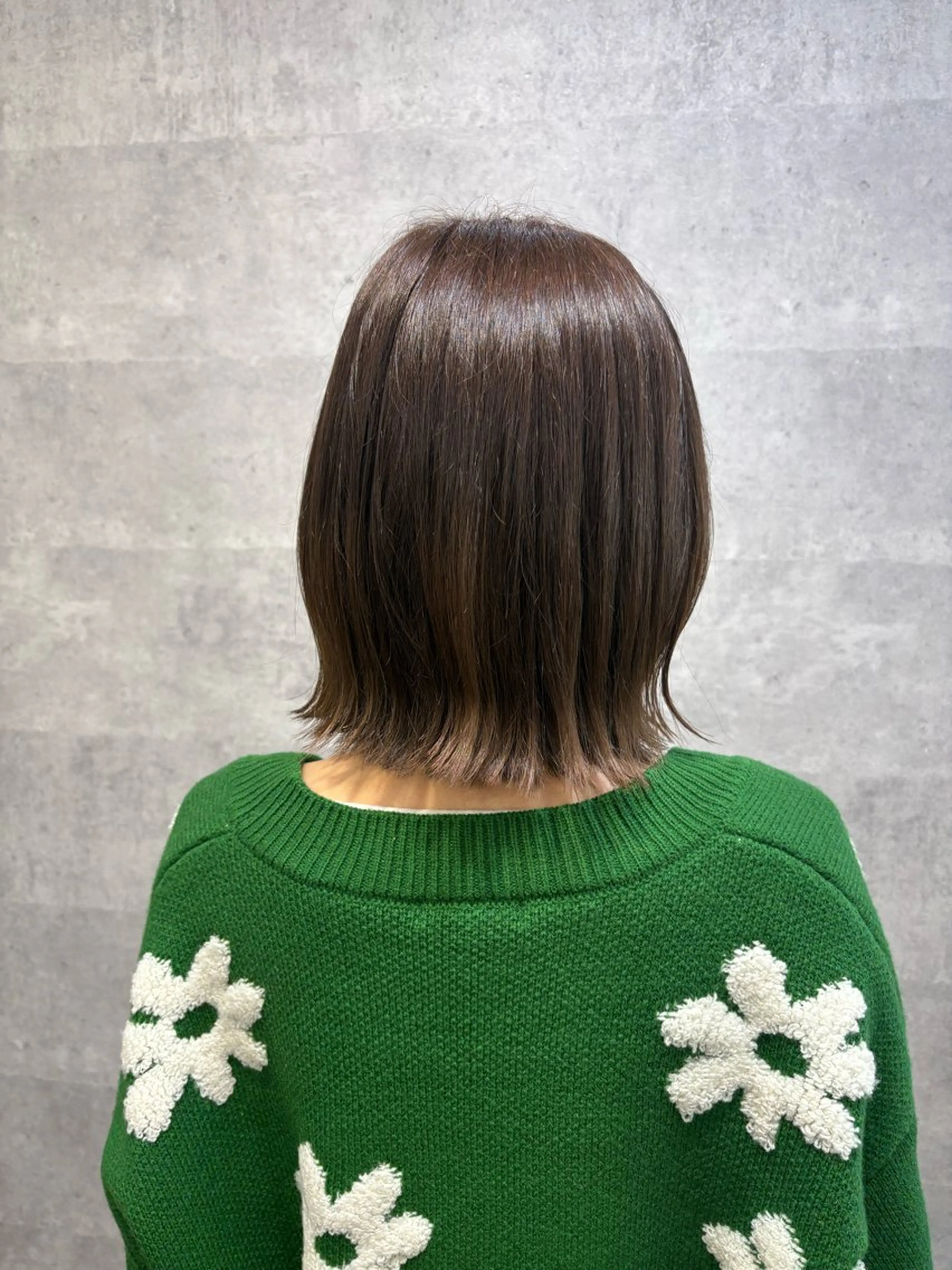 ミディアム カット ヘアカラー トリートメント U-ra NAMIのヘアスタイル