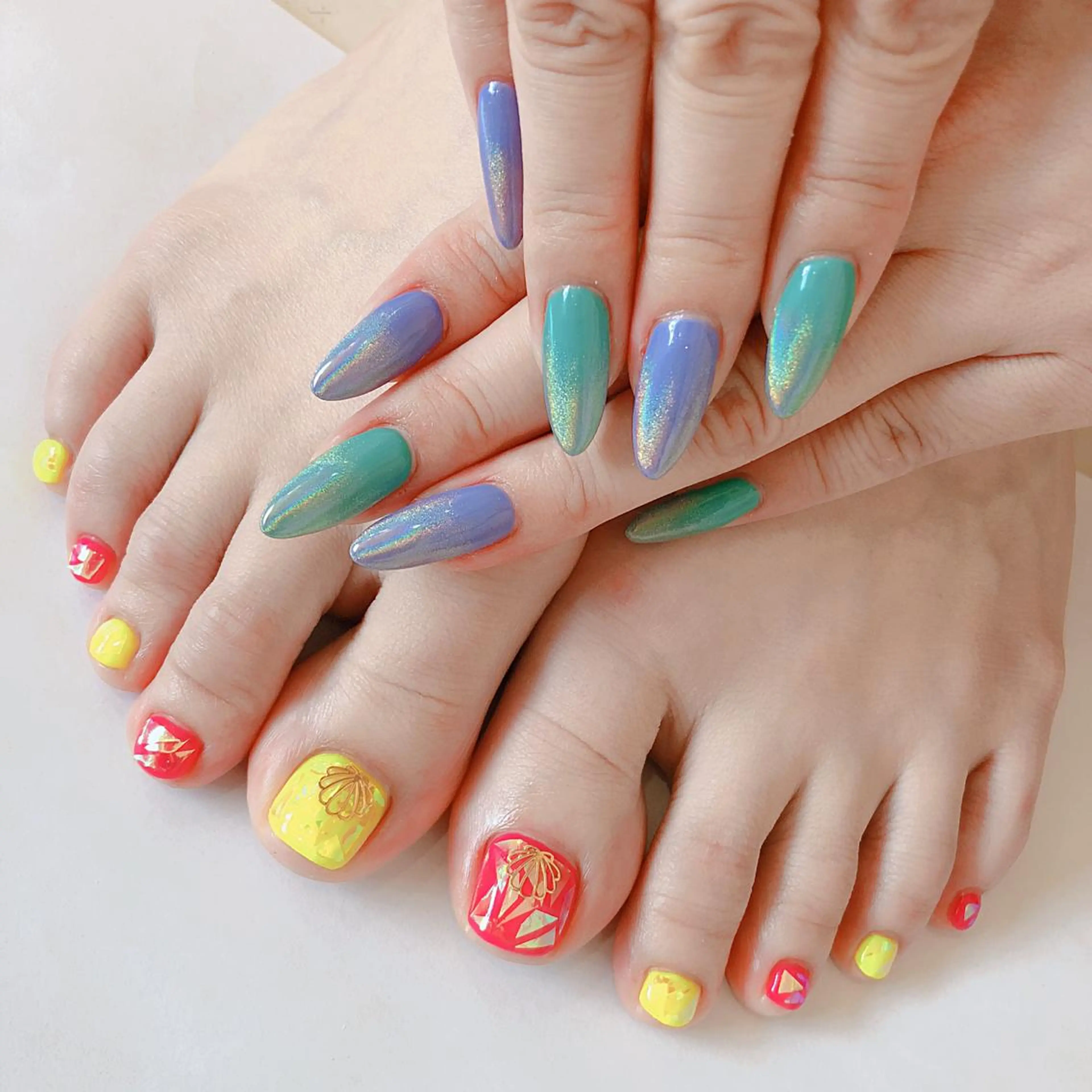 ネイル オーロラネイル フットネイル グラデーション Nail salon  Stella所属・Nail salon Stellaのネイルデザイン