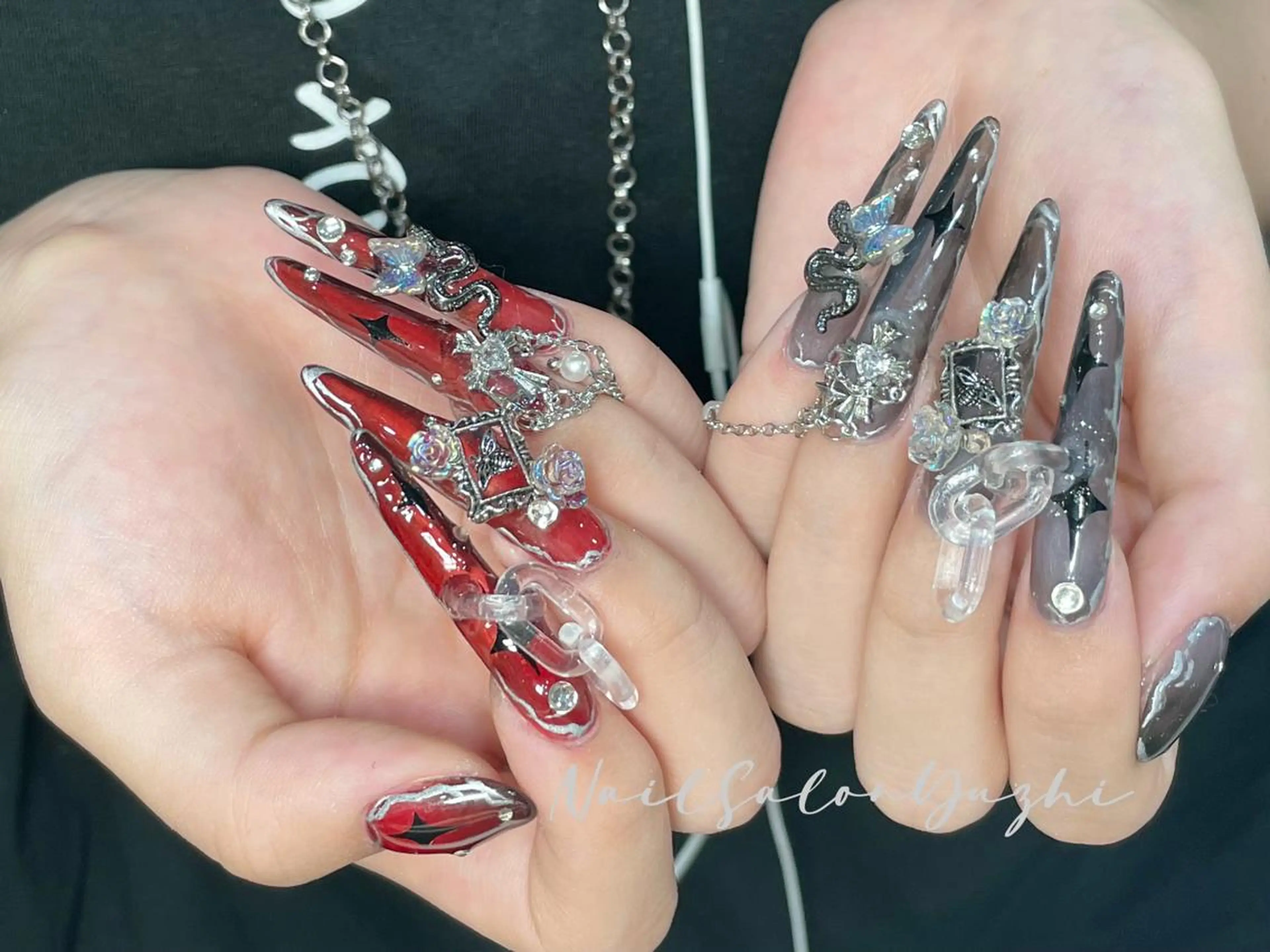 ネイル キラキラネイル ロングネイル マグネットネイル ミラーネイル ニュアンスネイル ハンドネイル ハンドケア MAKI💚💚💚 秋葉原.のネイルデザイン