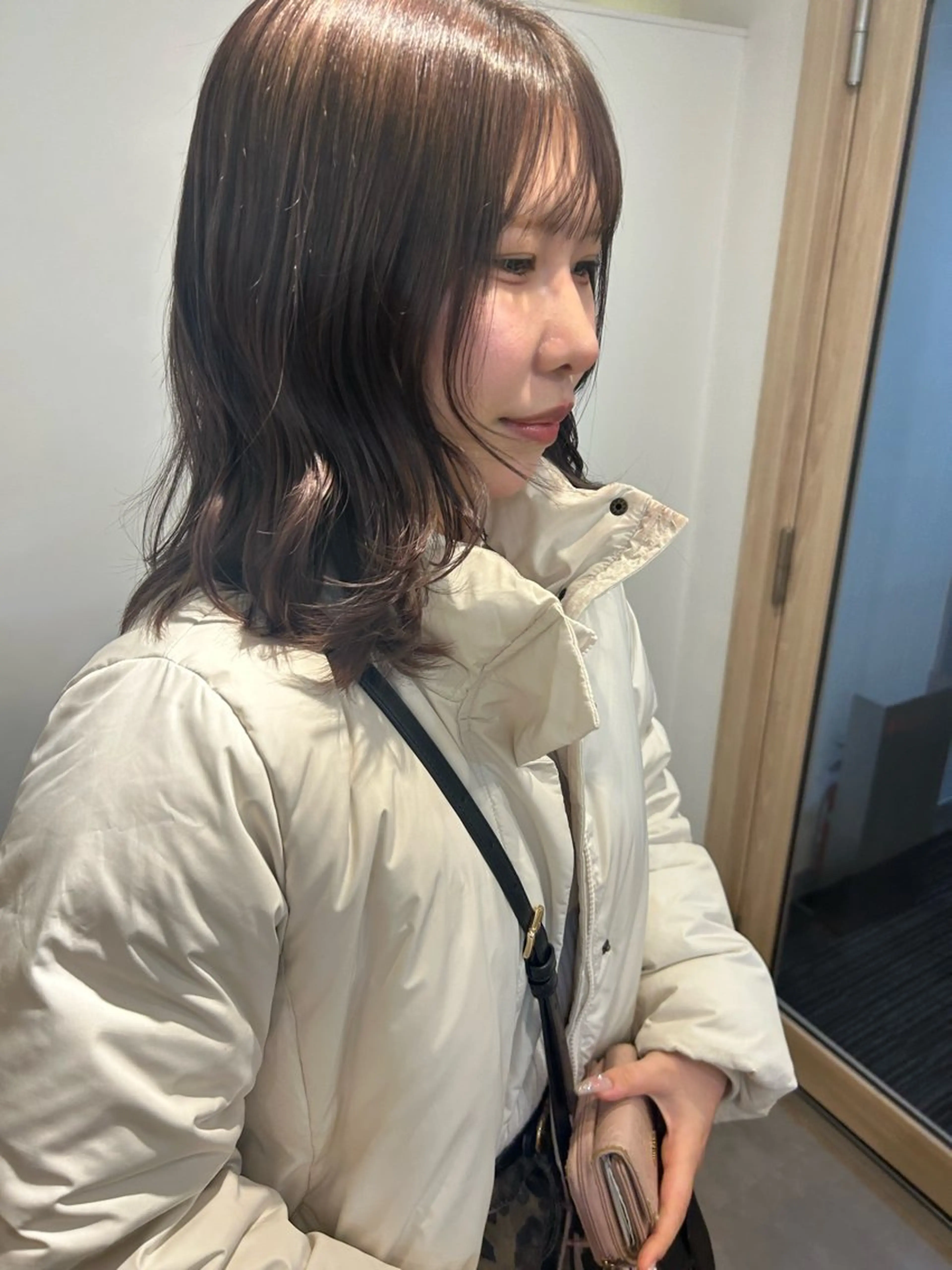 ミディアム カット ヘアカラー トリートメント オリーブ/ ナカミネアキナのヘアスタイル