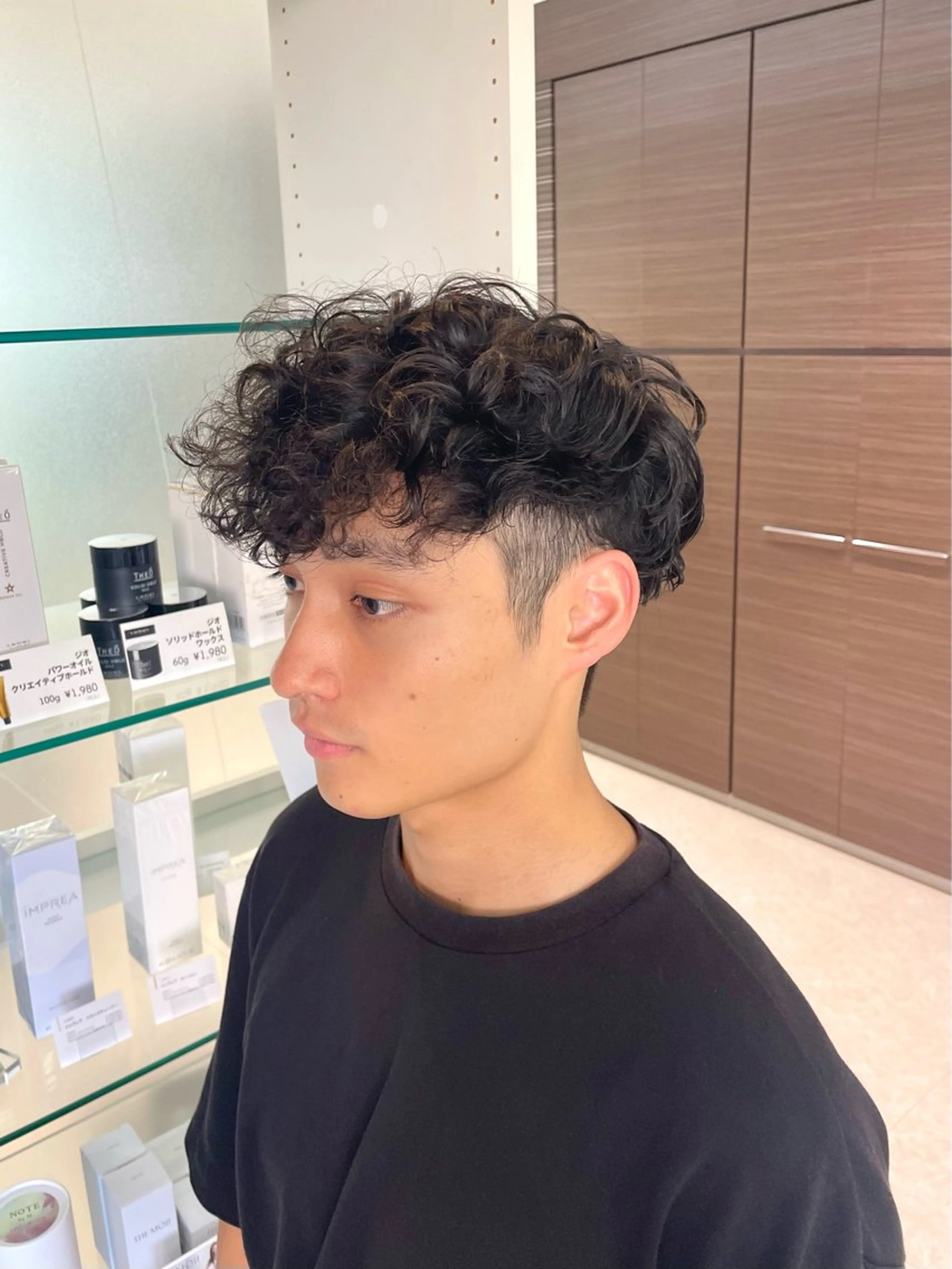 ショート パーマ メンズ メンズパーマ スペインカール Bleu Terre所属・ブルーテーフ 大泉 遥愛のヘアスタイル