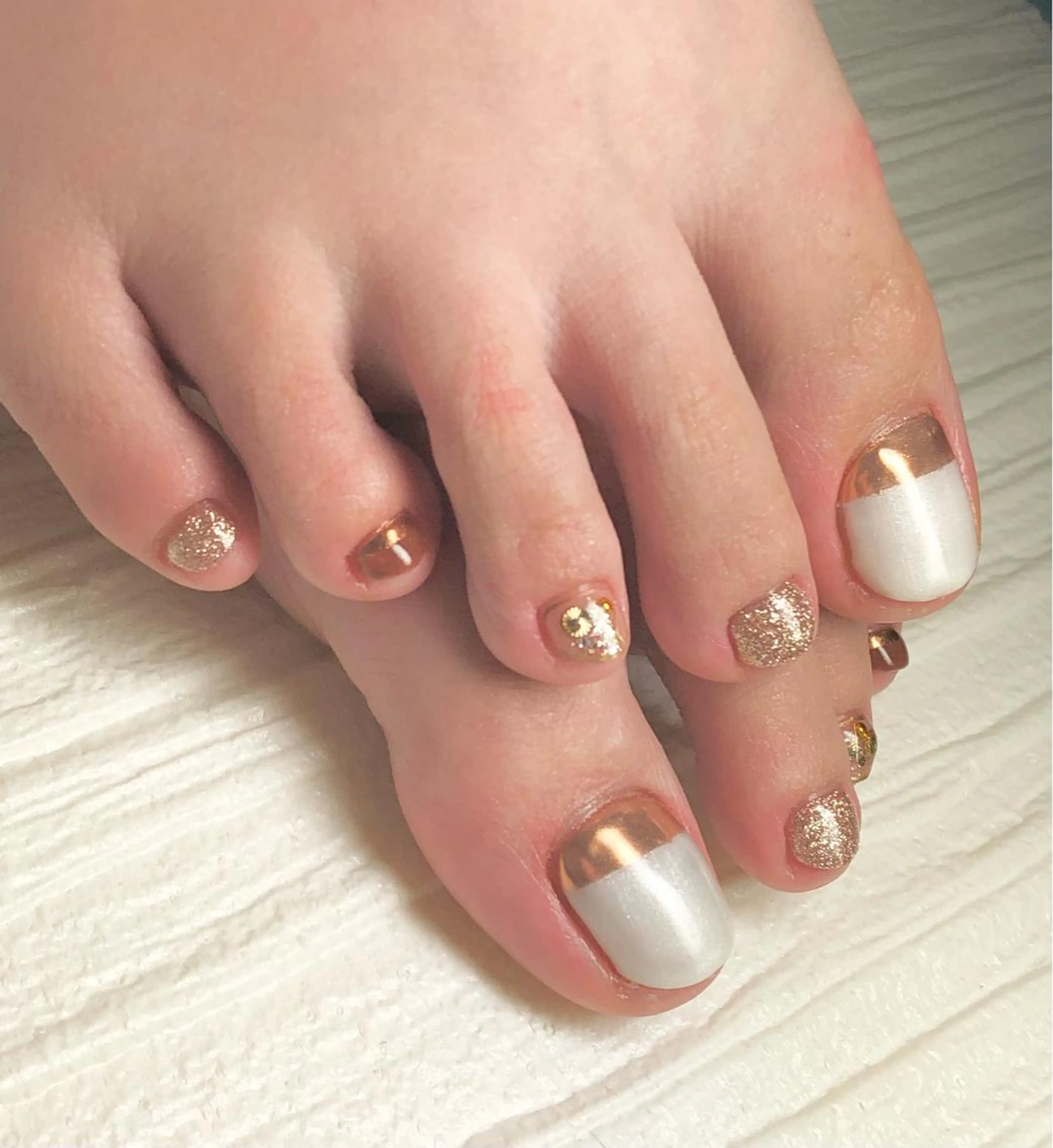 ショート ネイル クリアネイル フットネイル ジェルネイル ミラーネイル シンプルネイル 🦋Kiyomi. 🦋のネイルデザイン