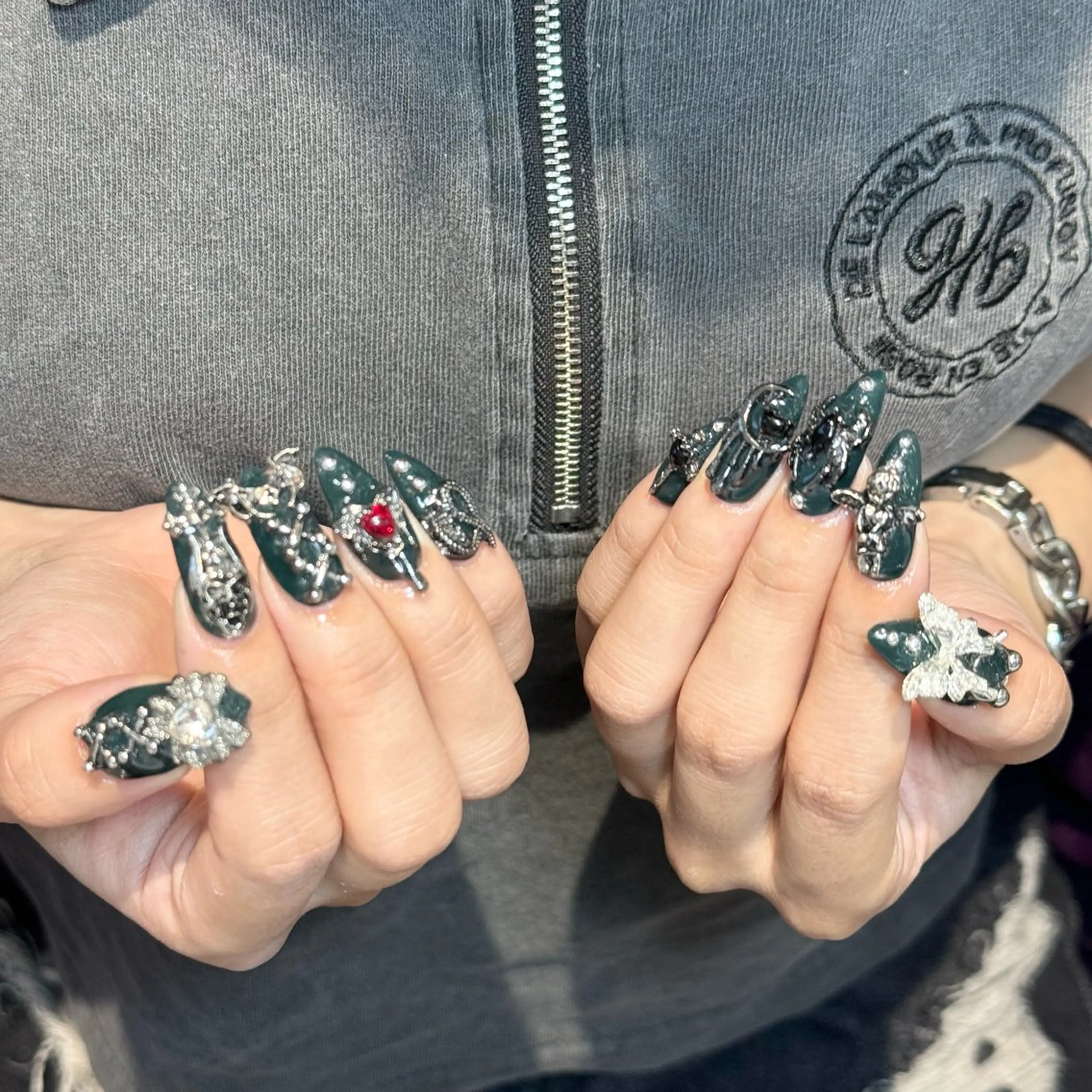 【HAND】オフなし⭐️チップ長さ出し10本＋120分パーツつけ放題＋ワンカラーorラメグラデーションの写真