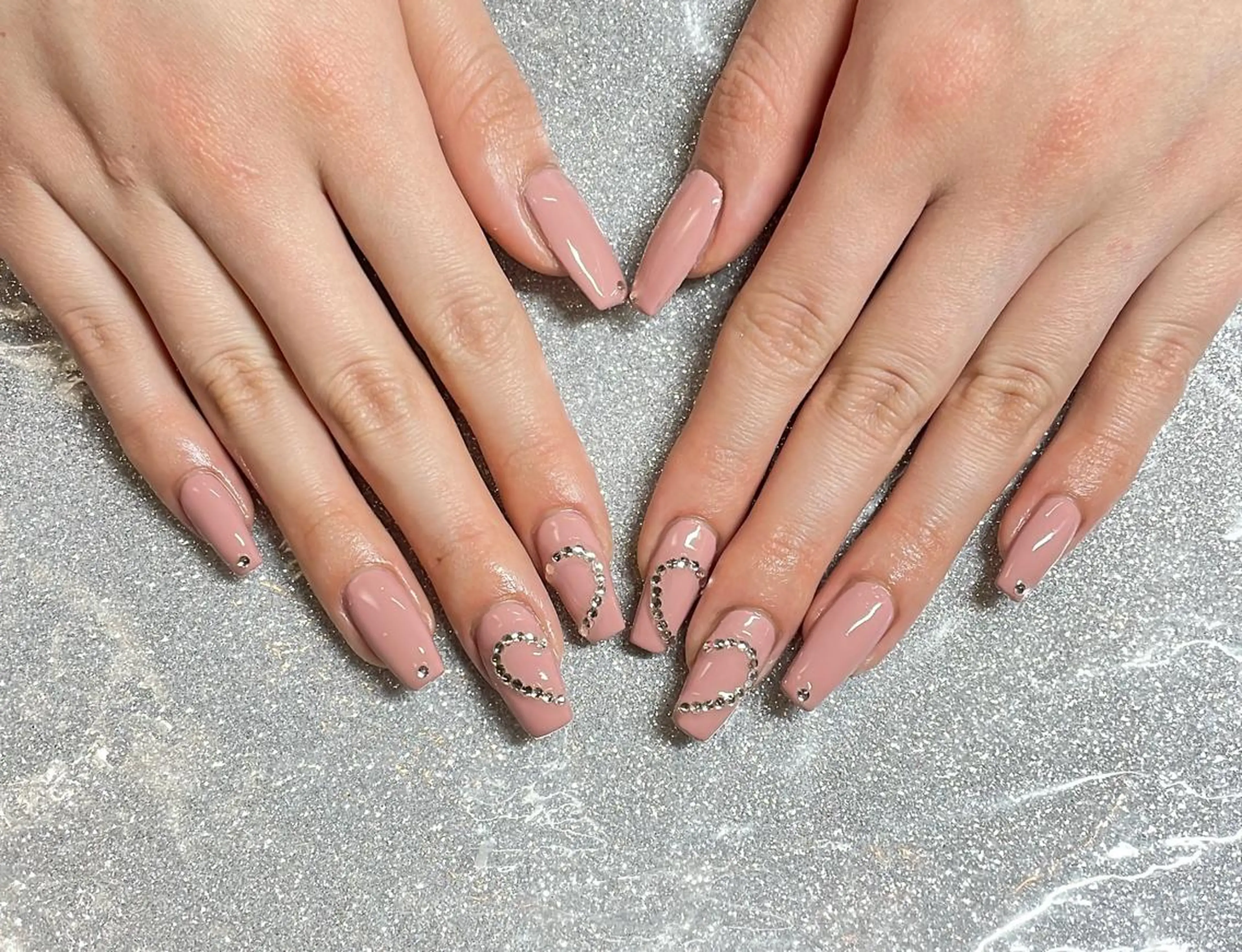 ネイル ハンドネイル VIERU 🌈🎀💖のネイルデザイン