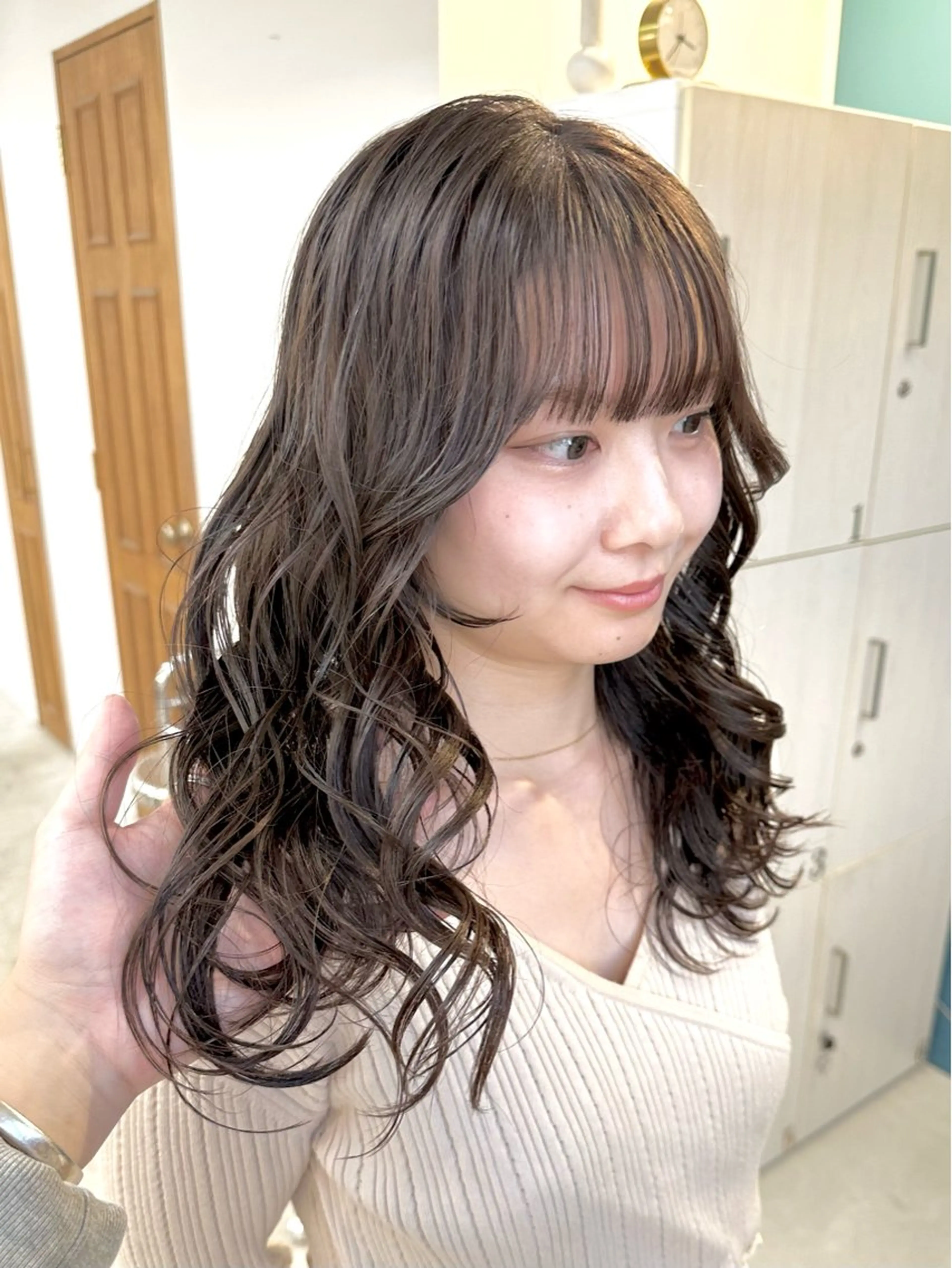 セミロング カラー ヘアカラー トリートメント kai .のヘアスタイル