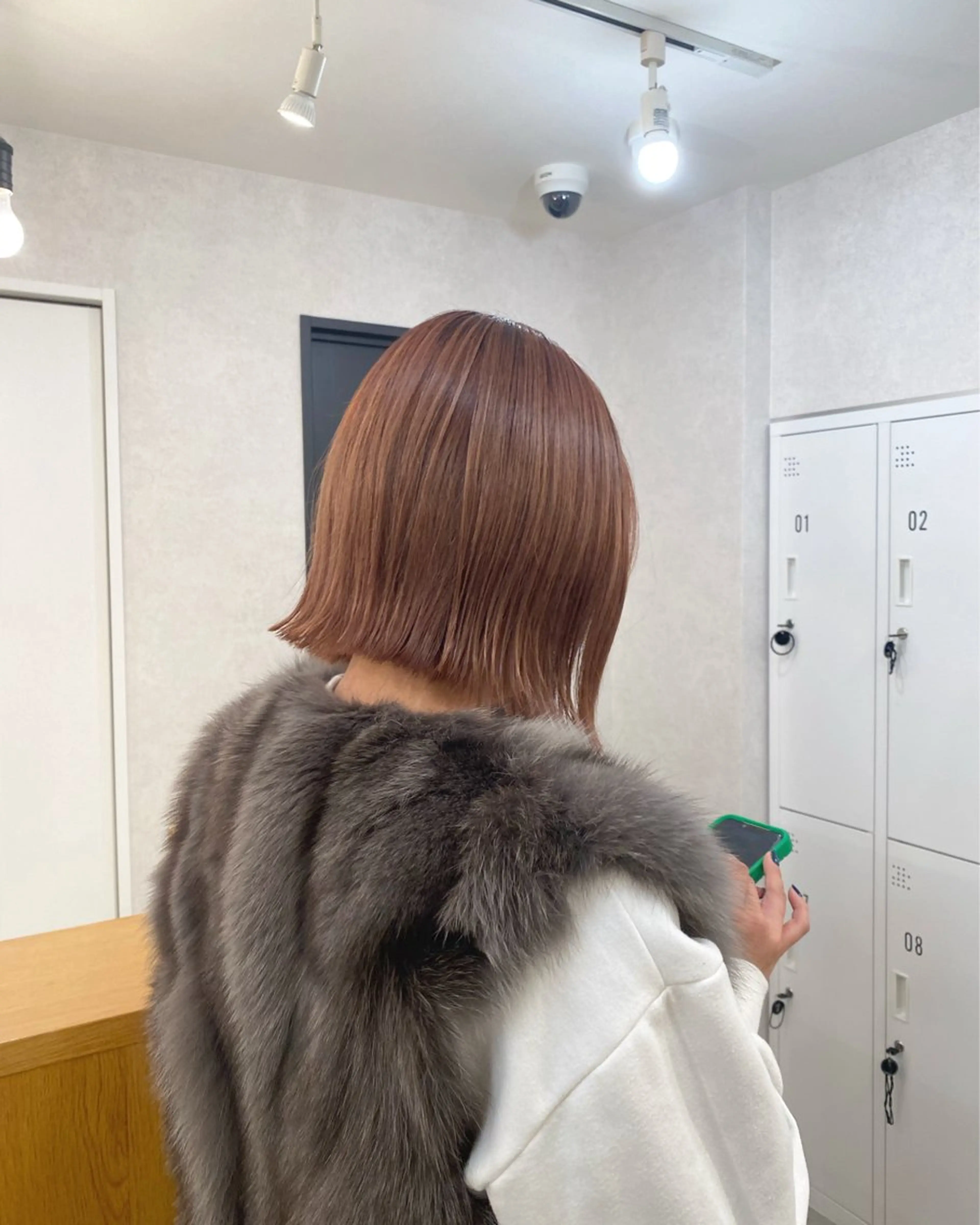 ショート カラー ボブ 外ハネヘア ネヅ カオルのヘアスタイル