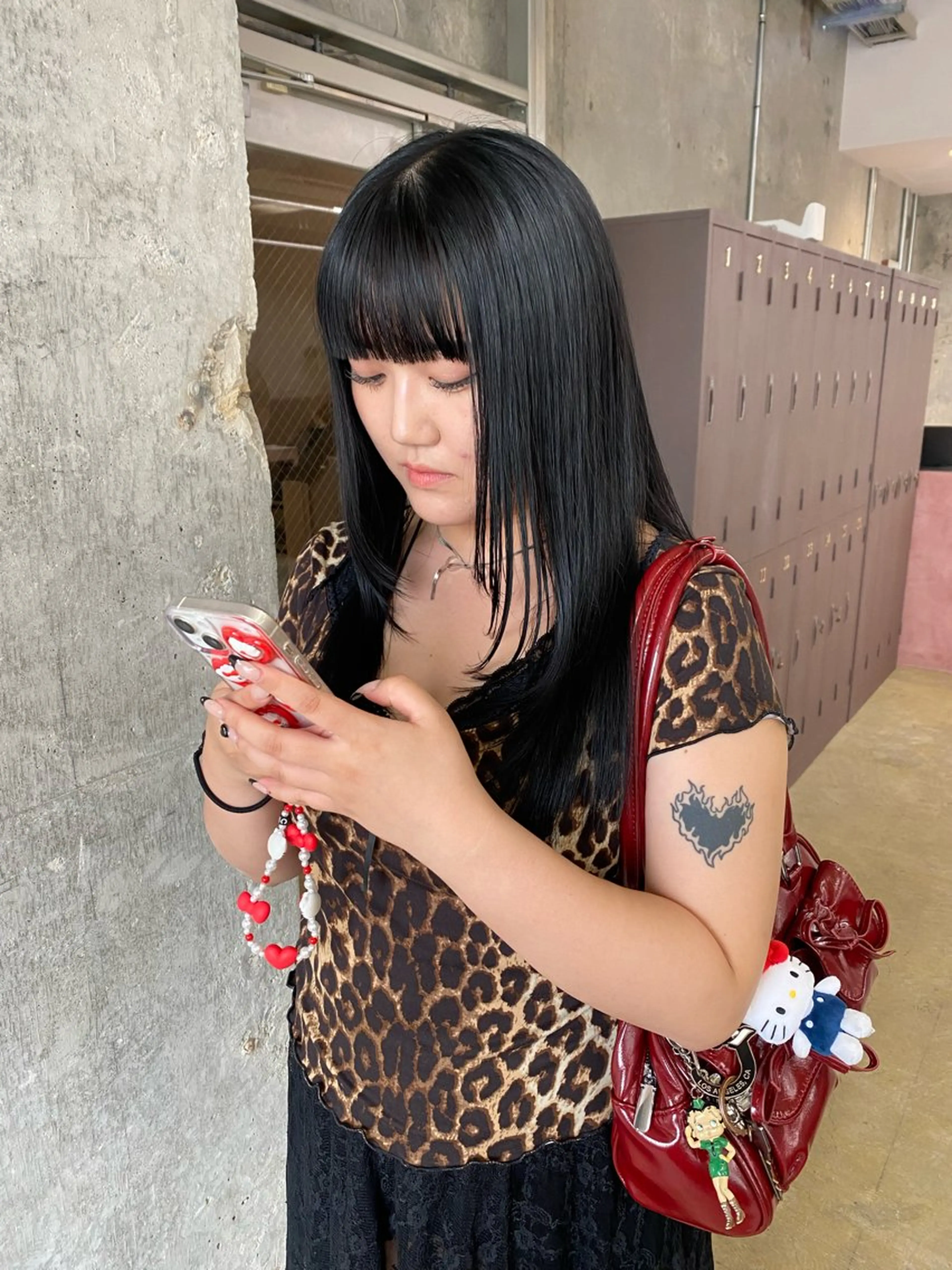 ロング ヘアカラー トリートメント 暖色カラー/オリーブ /ミニボブ/白柳美空のヘアスタイル