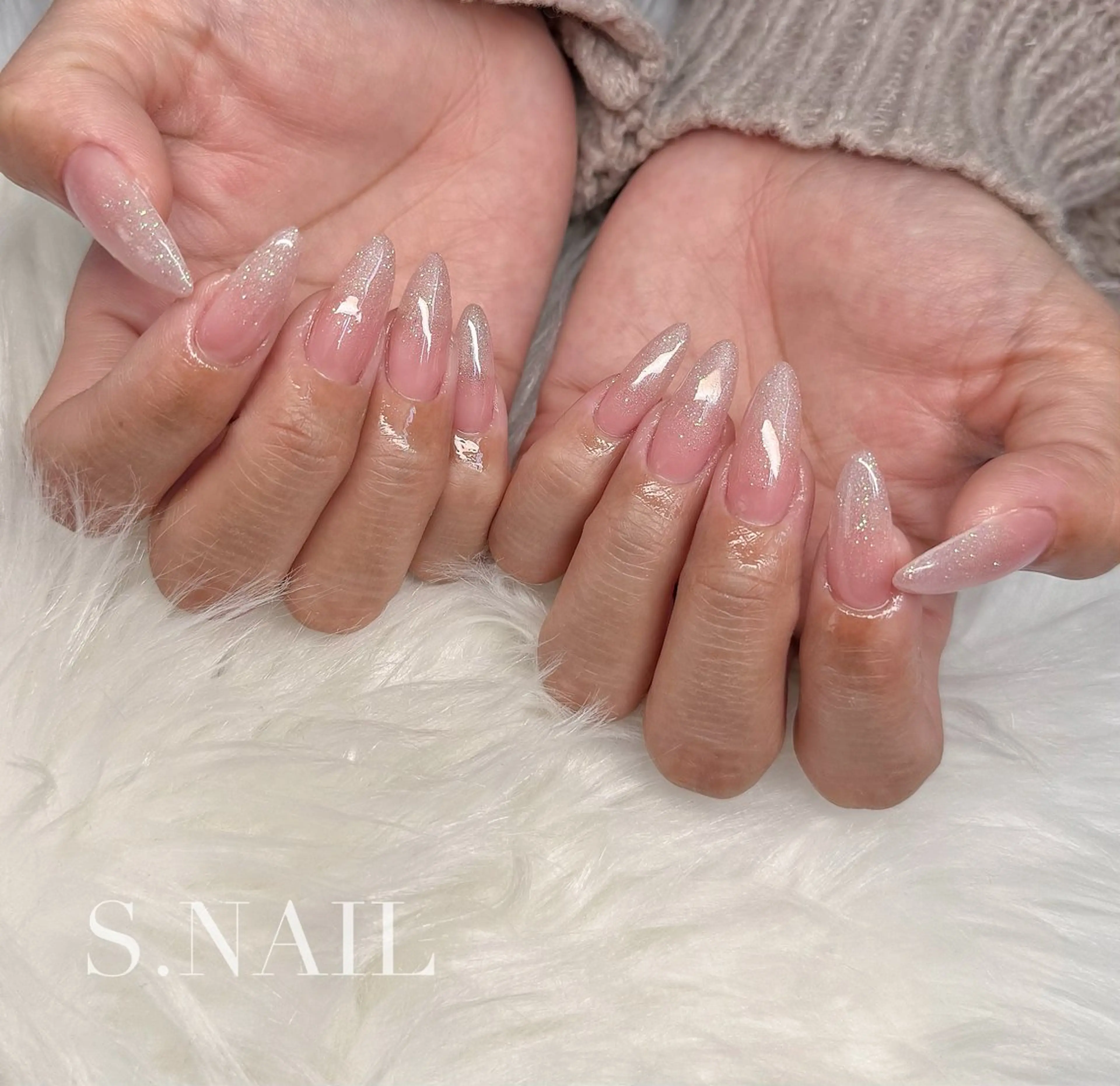 ネイル オーロラネイル グラデーション ラメ(グリッター) ラメグラデーション ハンドネイル S♡NAIL所属・S.NAIL Suuのネイルデザイン