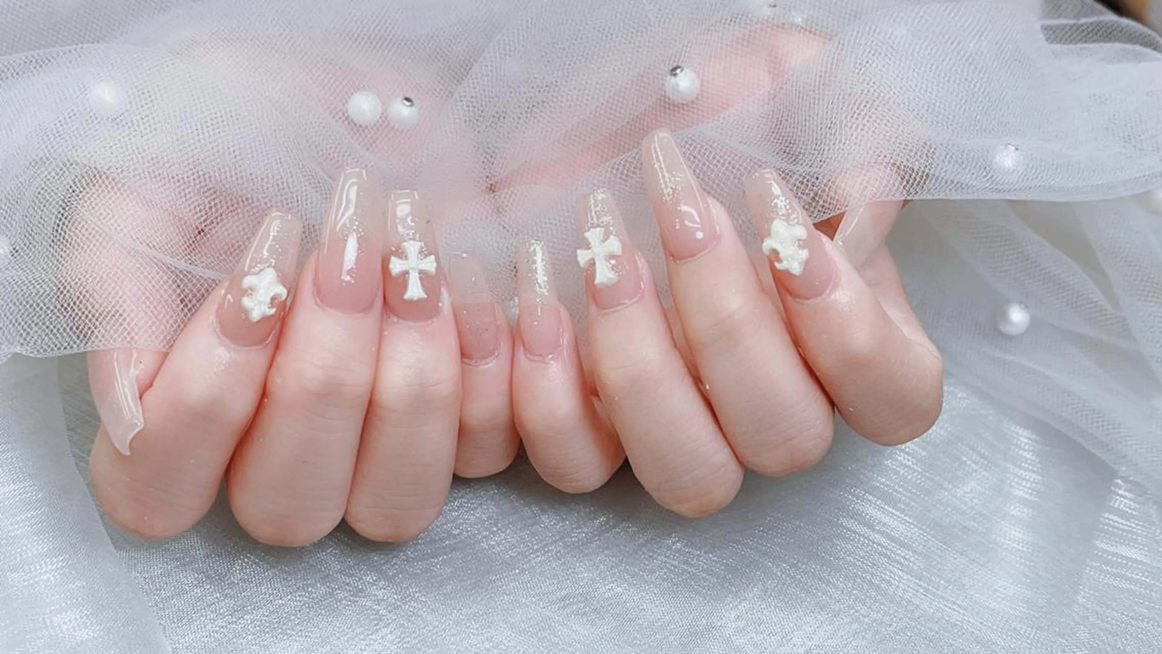 メンズ ネイル メンズ韓国風 アートネイル フレンチネイル ジェルネイル キラキラネイル Bloom kabukiのネイルデザイン