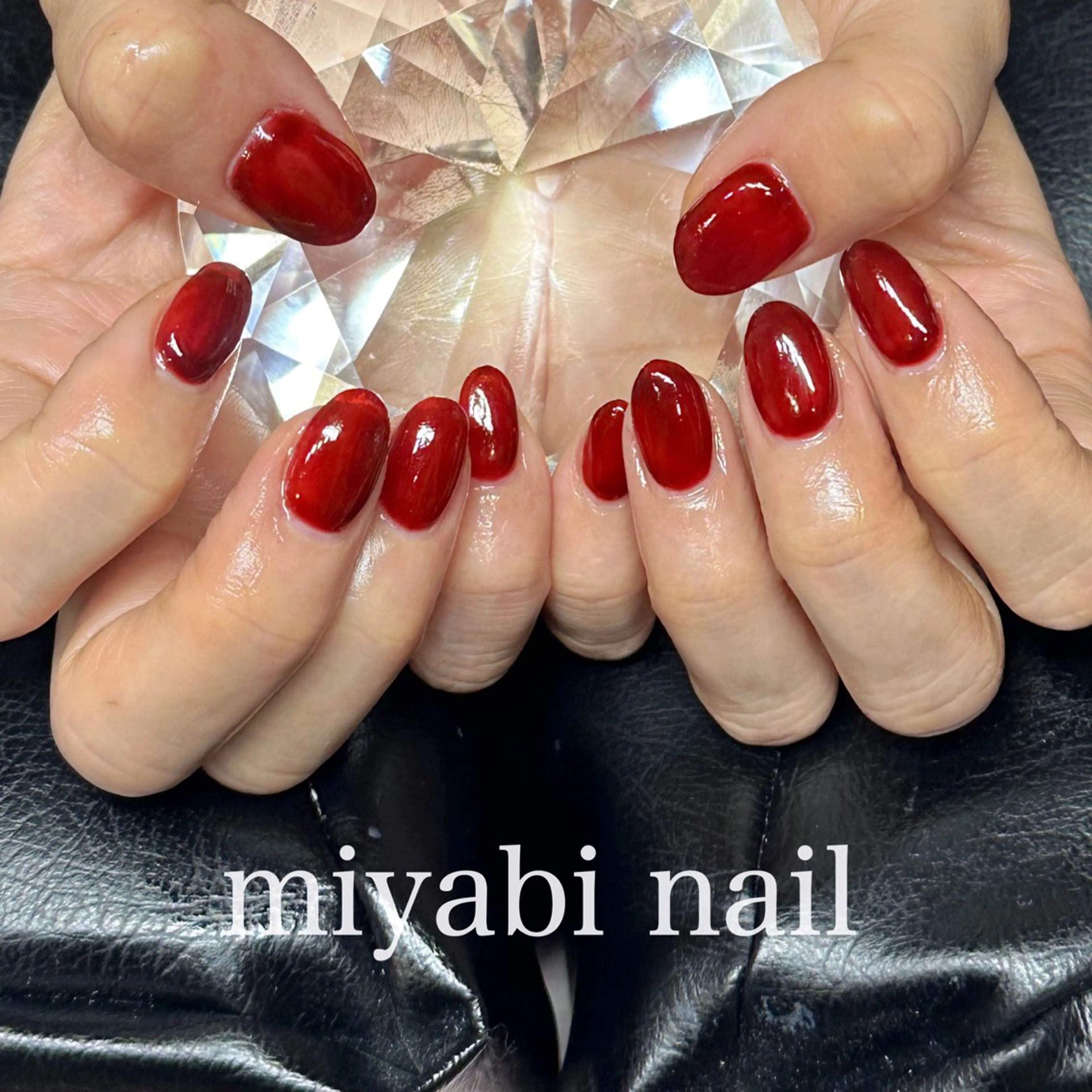 ネイル 持ち込み ワンカラーネイル 赤色 シンプルネイル 春ネイル ハンドネイル miyabi nail 桂川駅近くのネイルデザイン