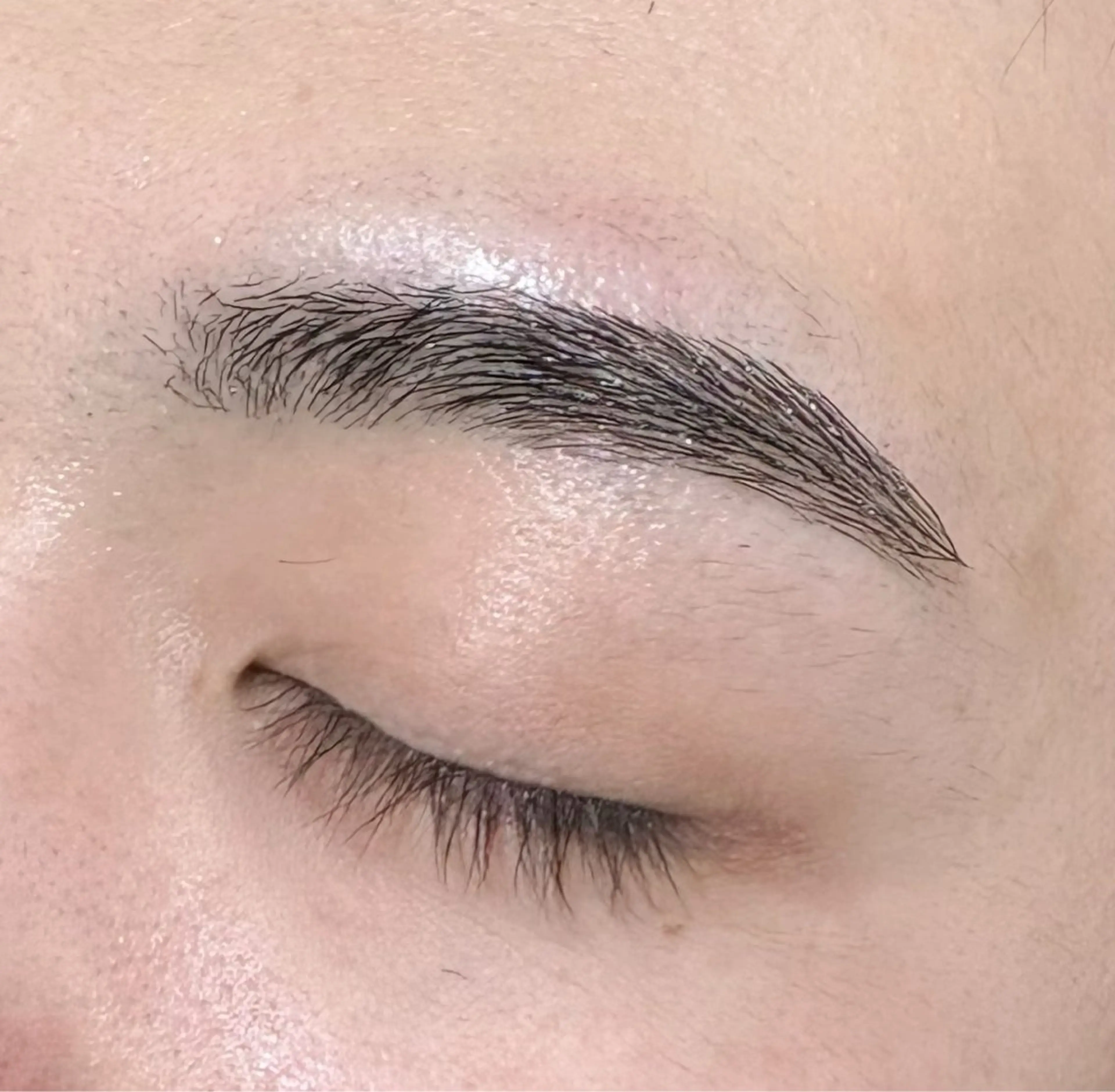 アイブロウ 金子 茉央のマツエク・マツパデザイン